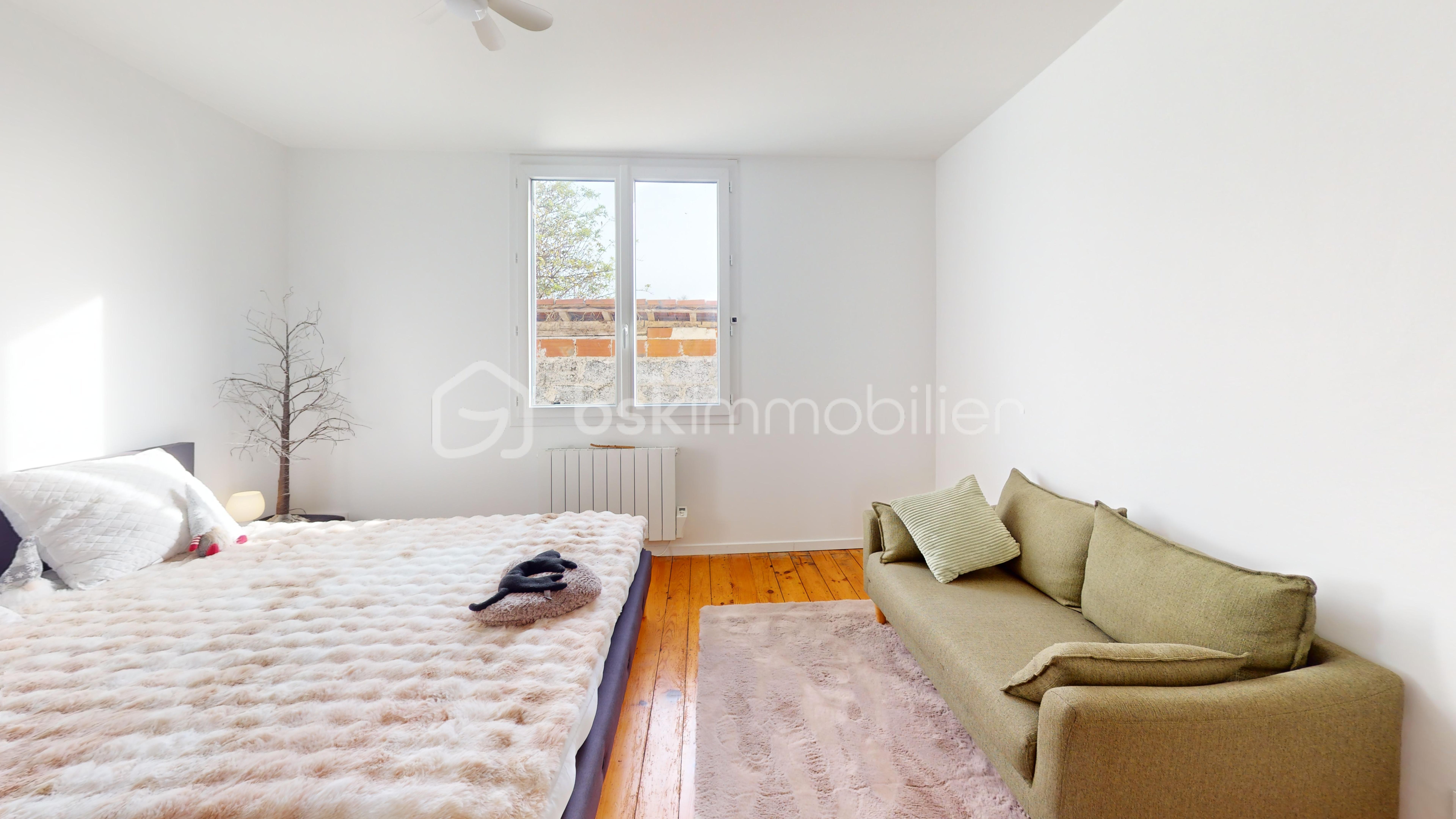 St-Severin-Bedroom 2.jpg