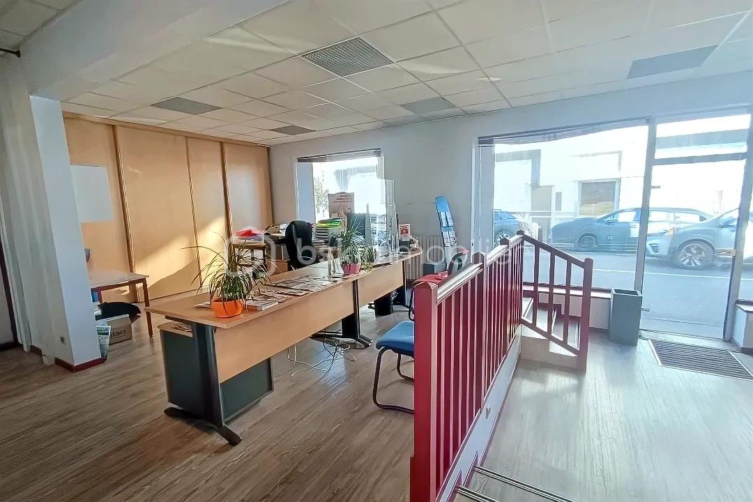 Maison de 230 m² - hoqi-c02203c9081a40b8955505e235800712.jpg