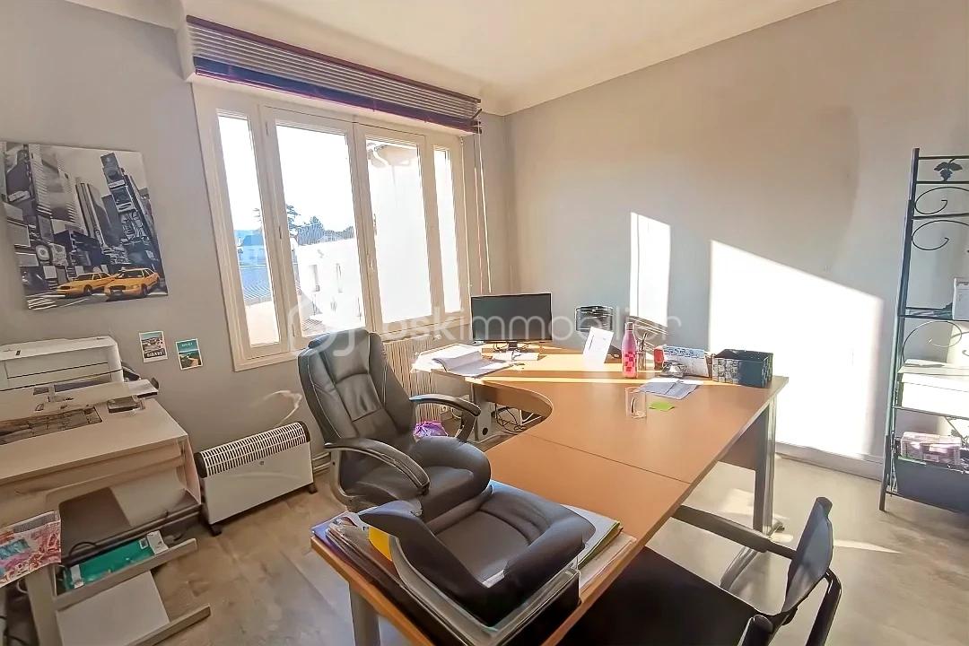 Maison de 230 m² - hoqi-763c572a85e9431e963a370832d201e6.jpg