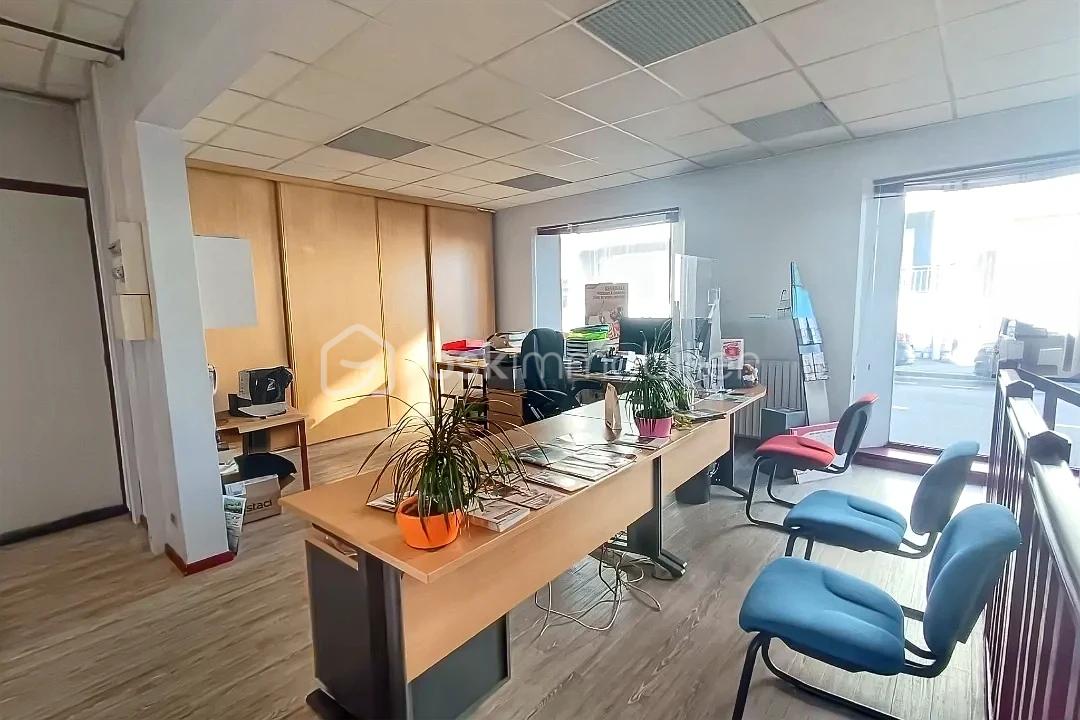 Maison de 230 m² - hoqi-894c14d6d274453bb0d6143bc739e5c5.jpg