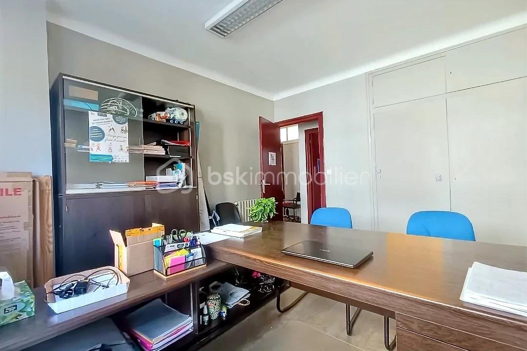 Maison de 230 m² - hoqi-7e52b7a899db4d4a80db1f1cc1e8b1ac.jpg