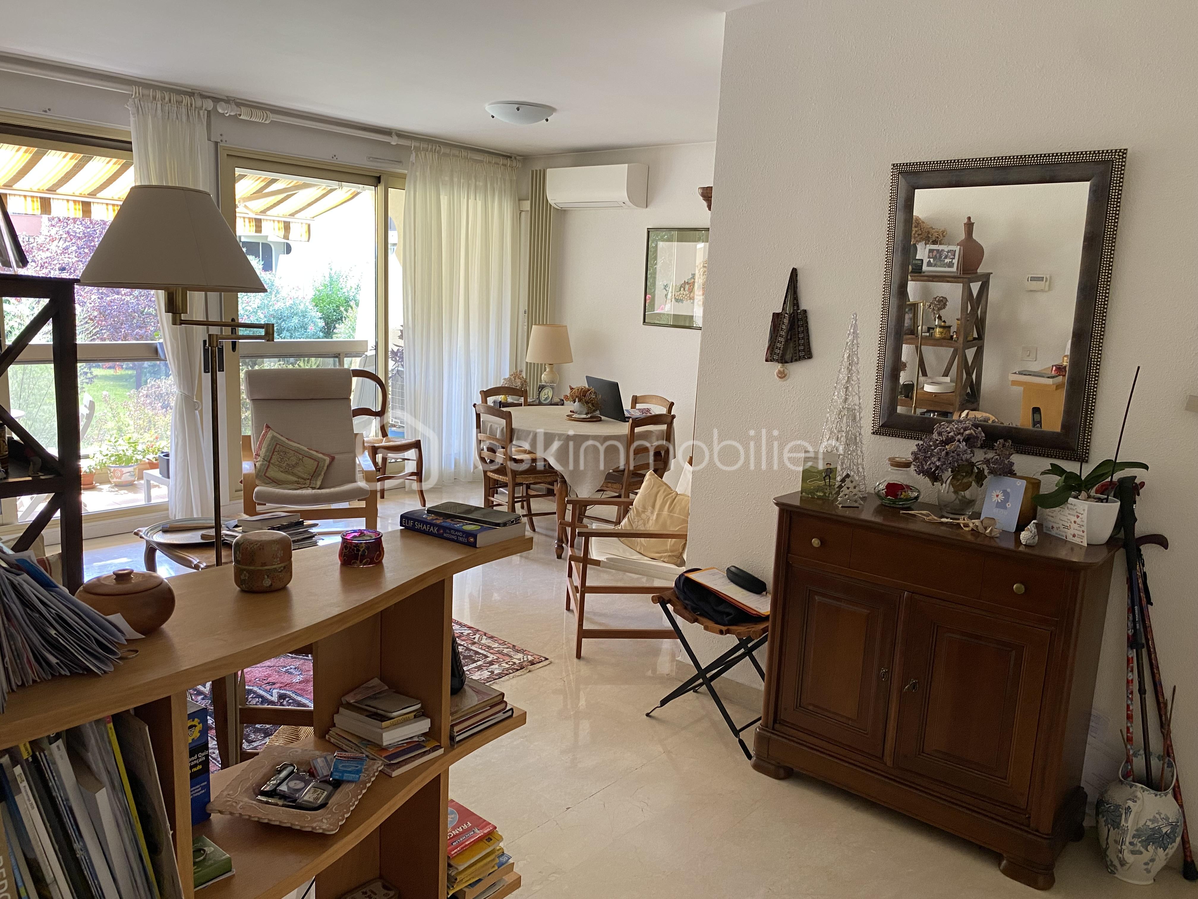 Appartement de 70 m² - SEJOUR..JPG