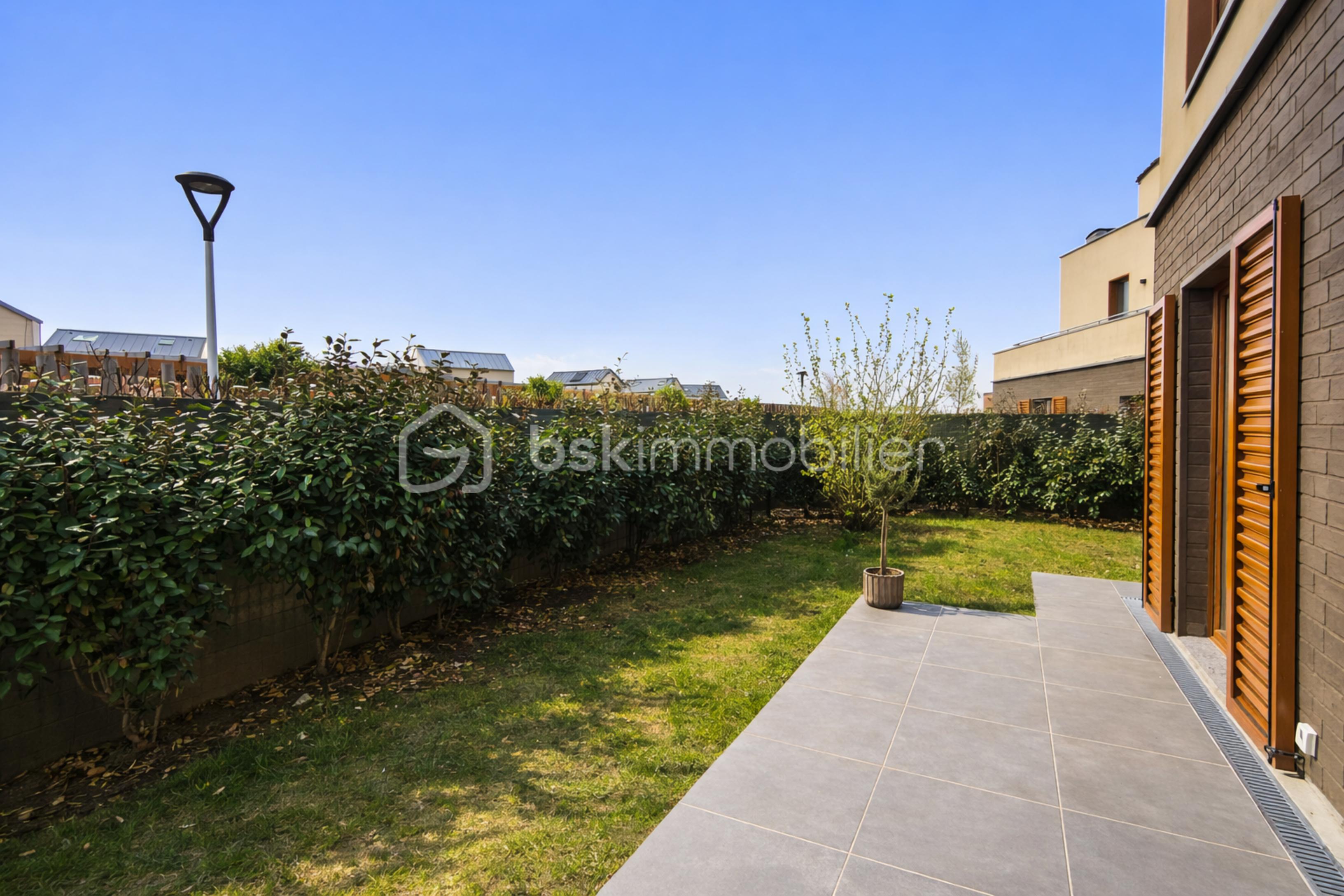 resize_ChatGPT Image 17 mars 2026, 10_00_21.png