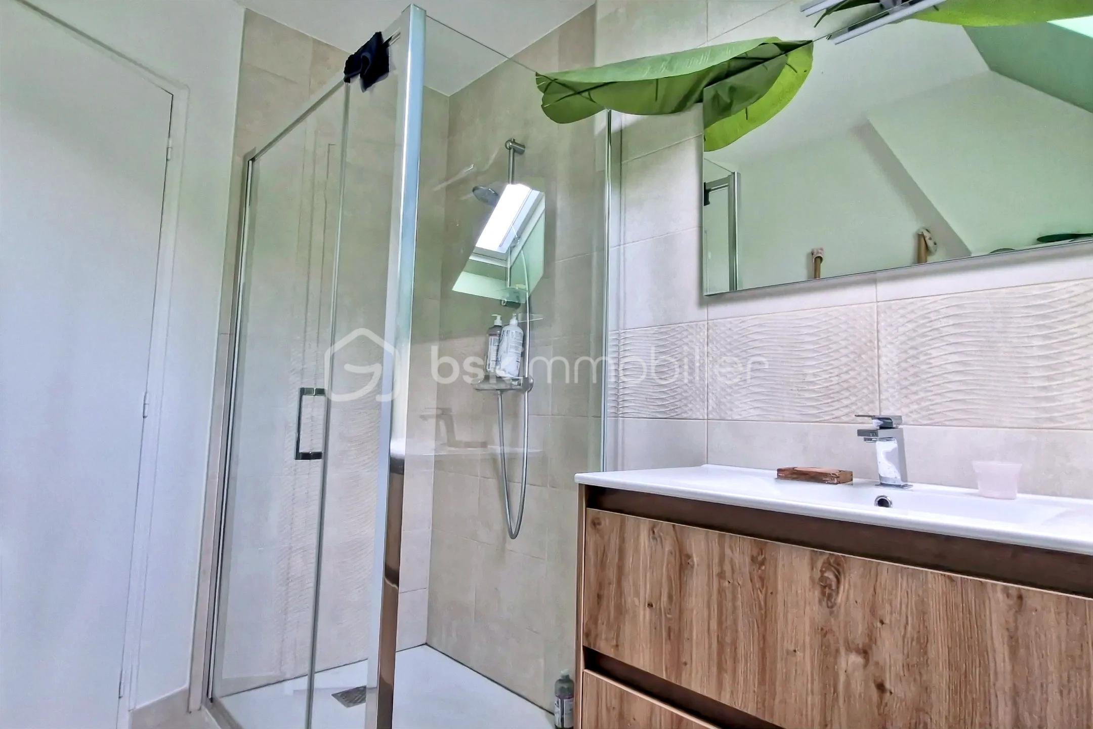 hoqi-d312d0e86f3c428986bc06150a44264f.jpg