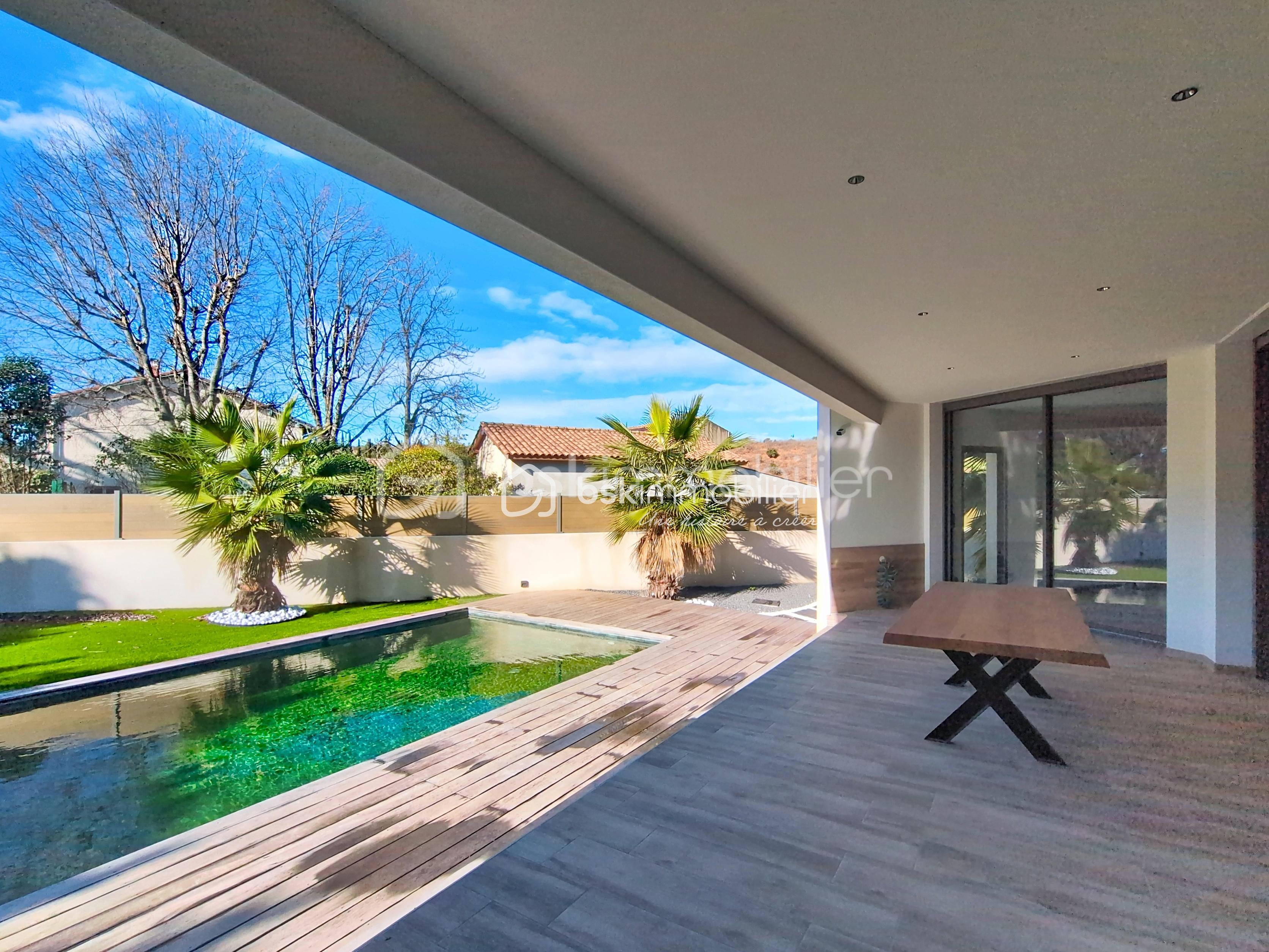 Maison de 220 m² - vue sous terrasse.jpg