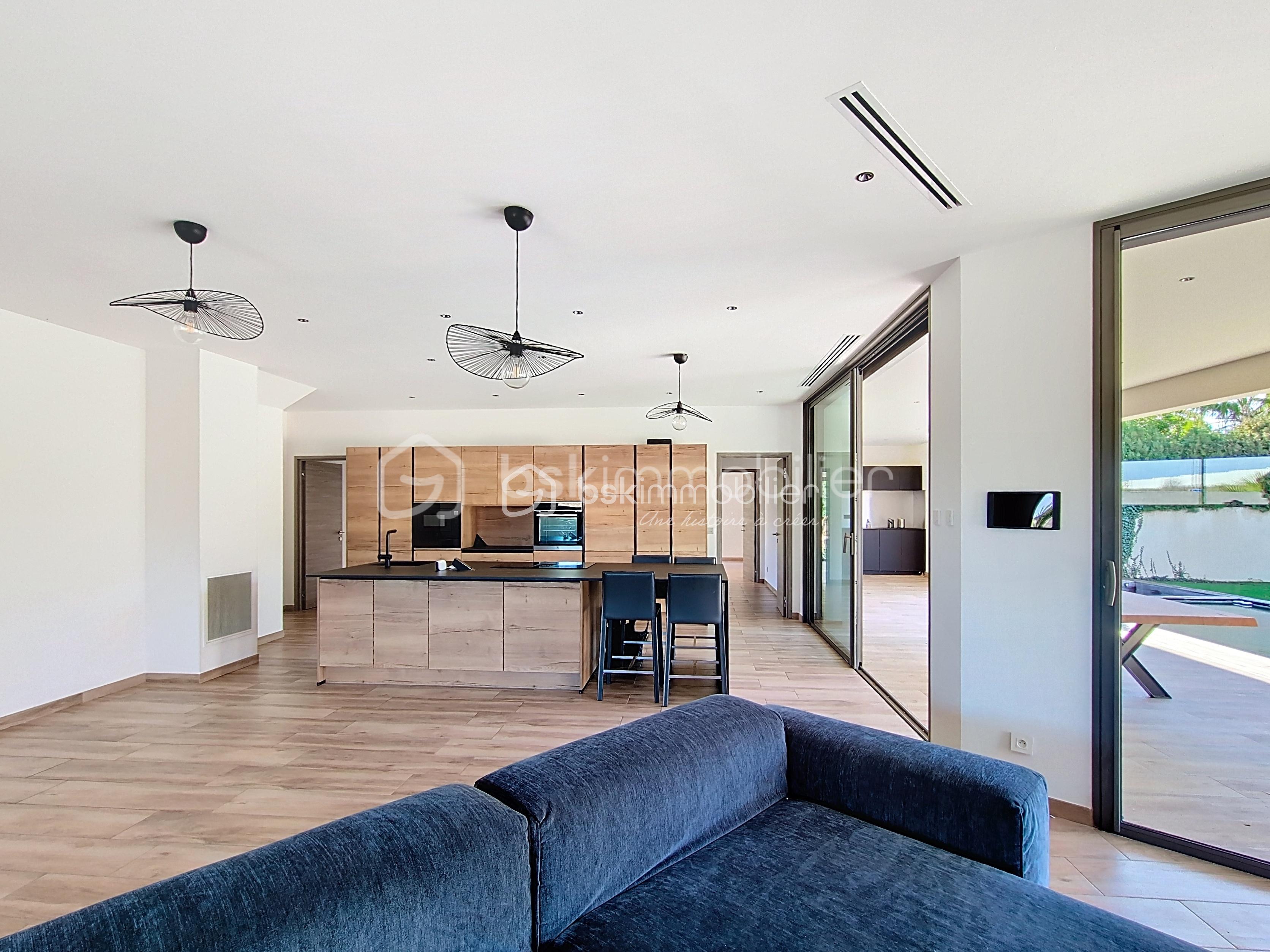 Maison de 220 m² - vue depuis le salon.jpg