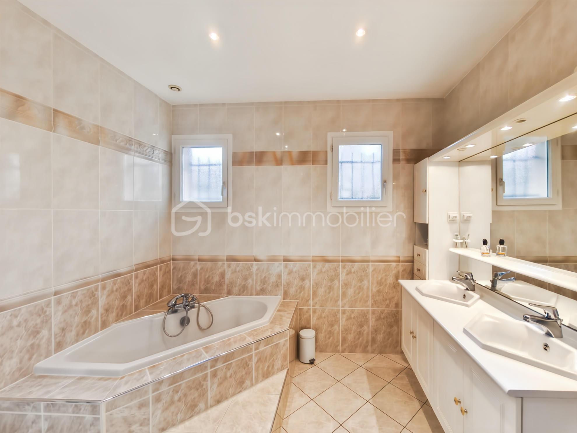 Pavillon de 123 m² - salle de bain.jpg