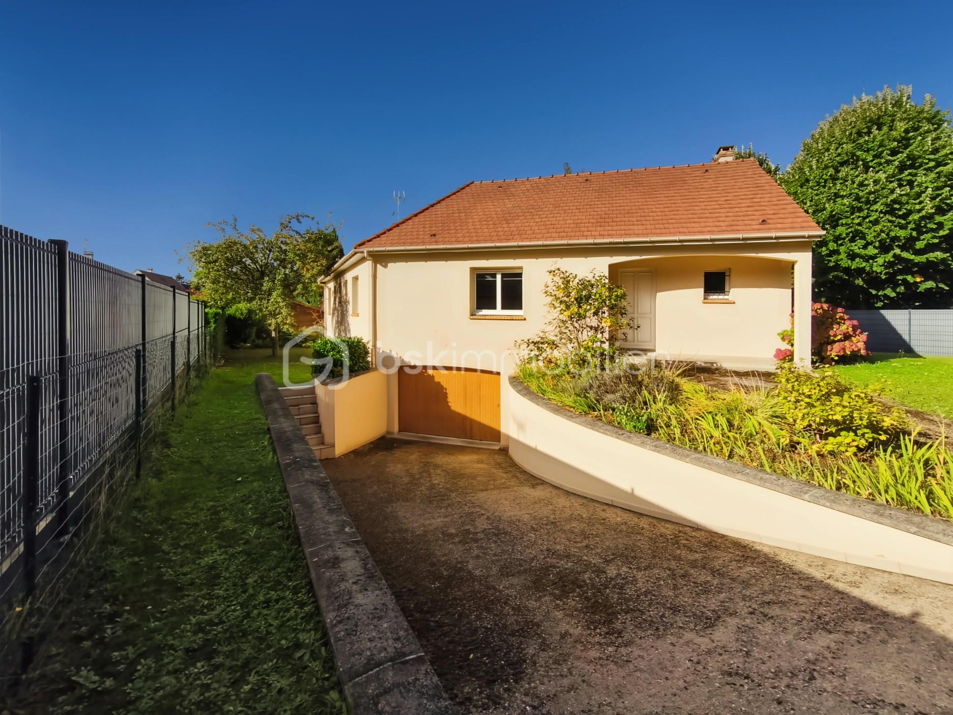 Pavillon de 123 m² - jardin devant.jpg