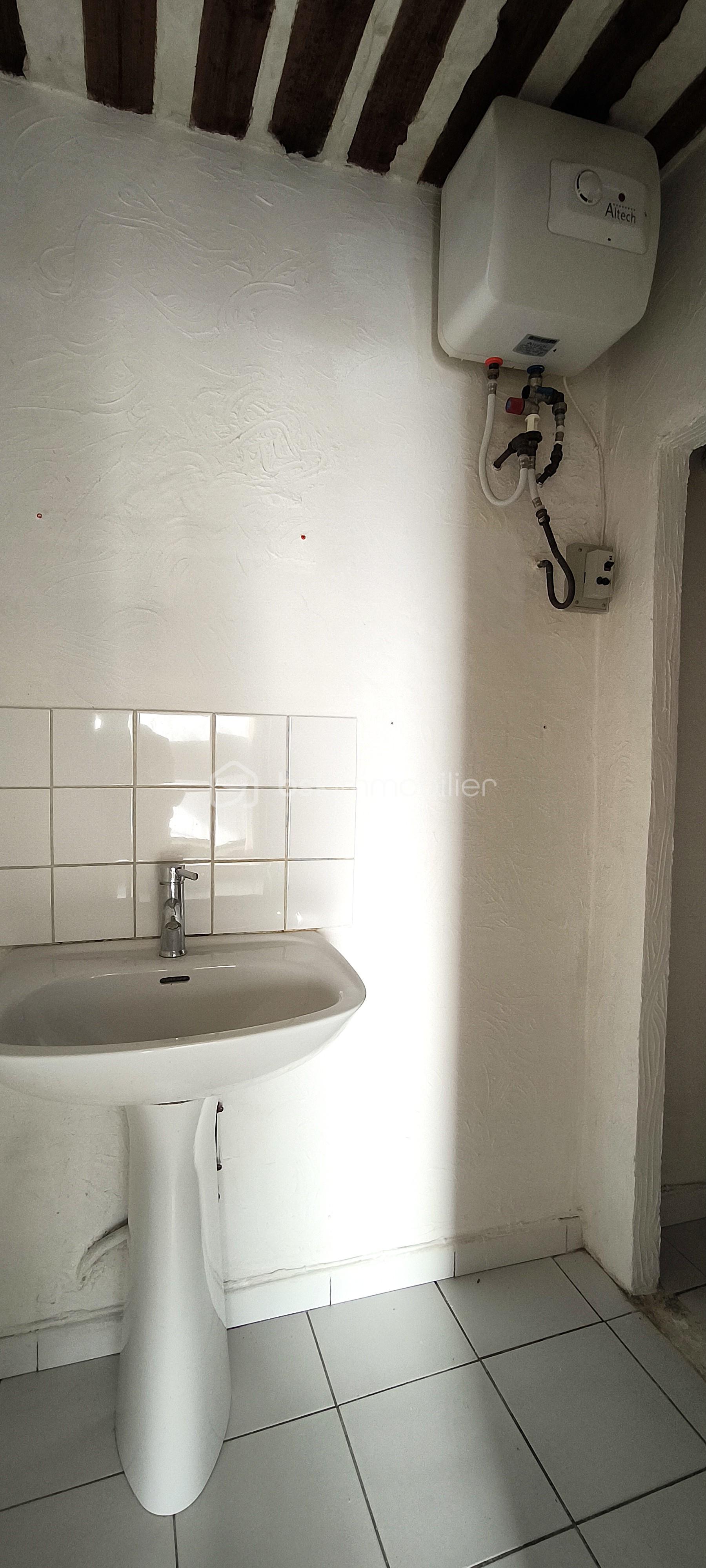 Local d activites de 39 m² - 1763575322947.jpg