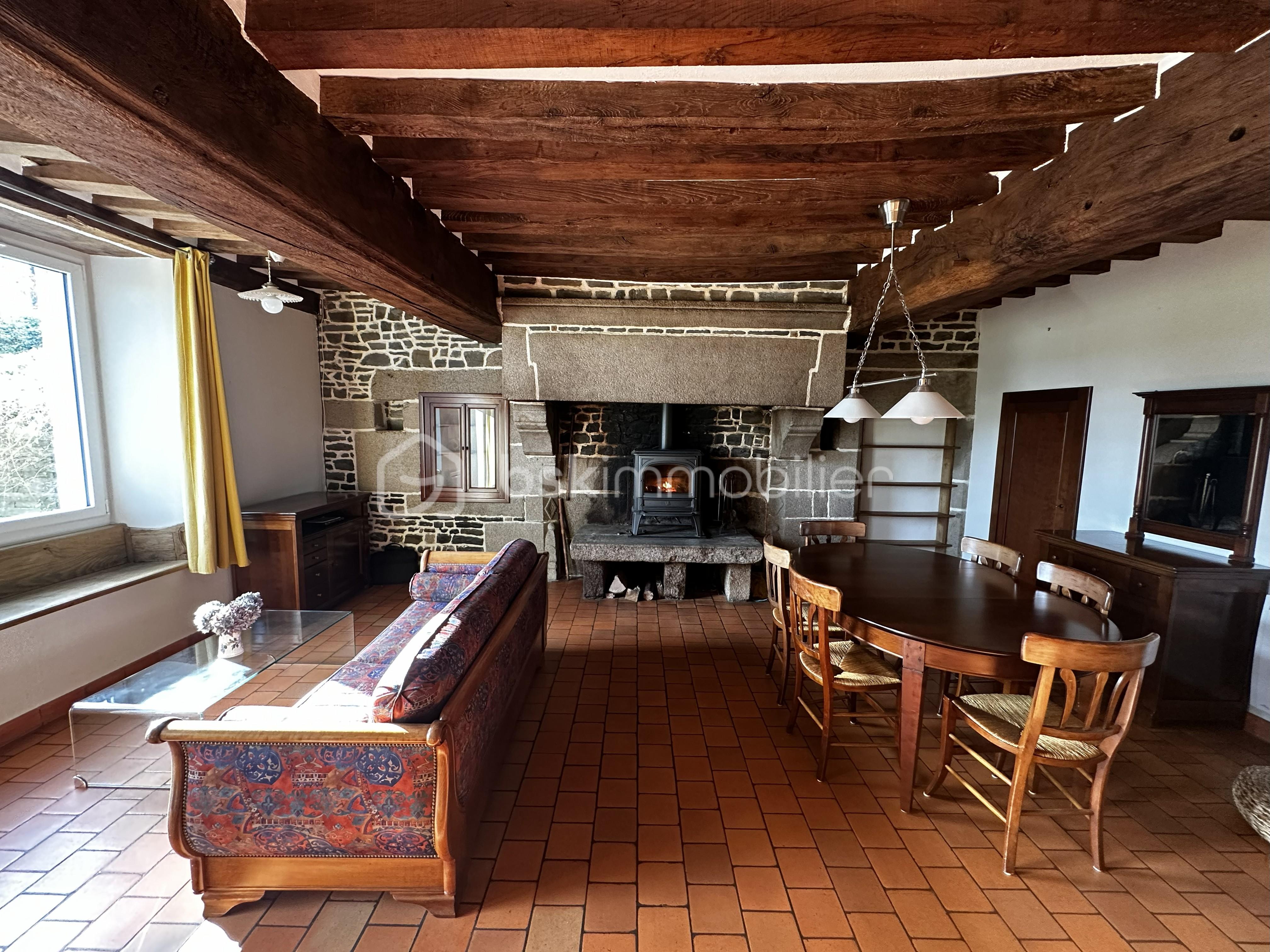 Maison de 125,08 m² - salon 3.jpg