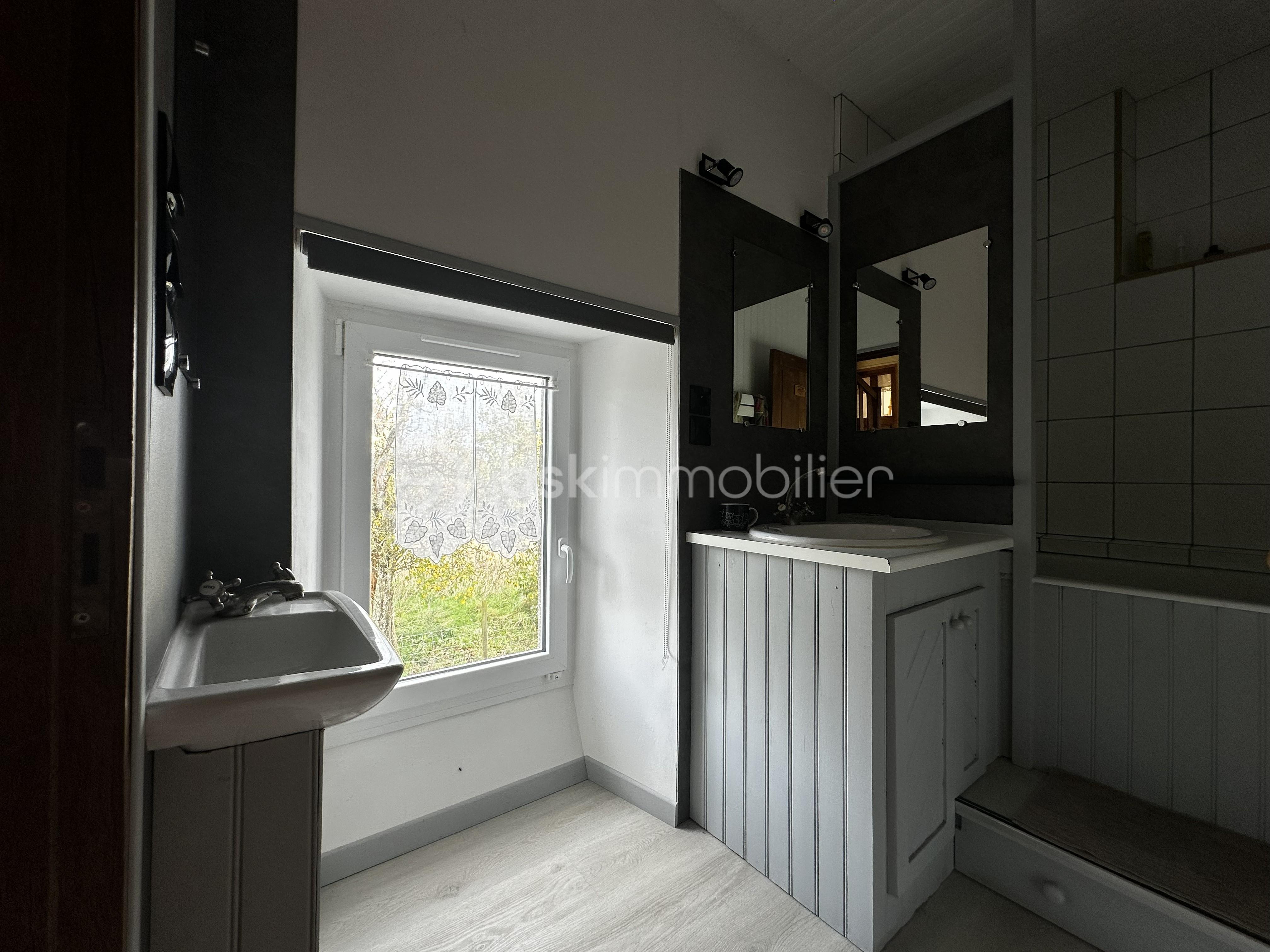 Maison de 125,08 m² - salle de bain.jpg