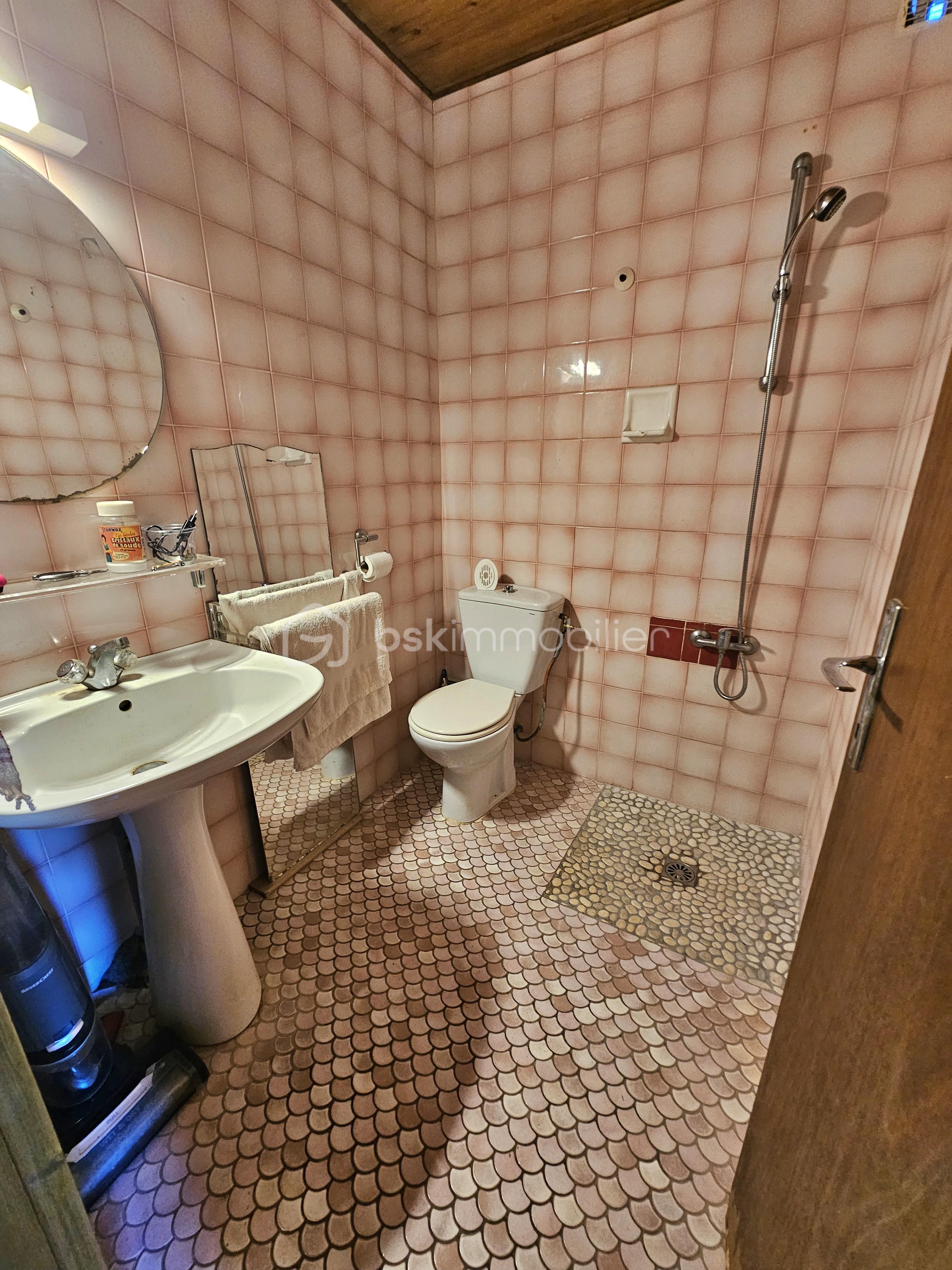 Maison de 124 m² - SDB studio.jpg