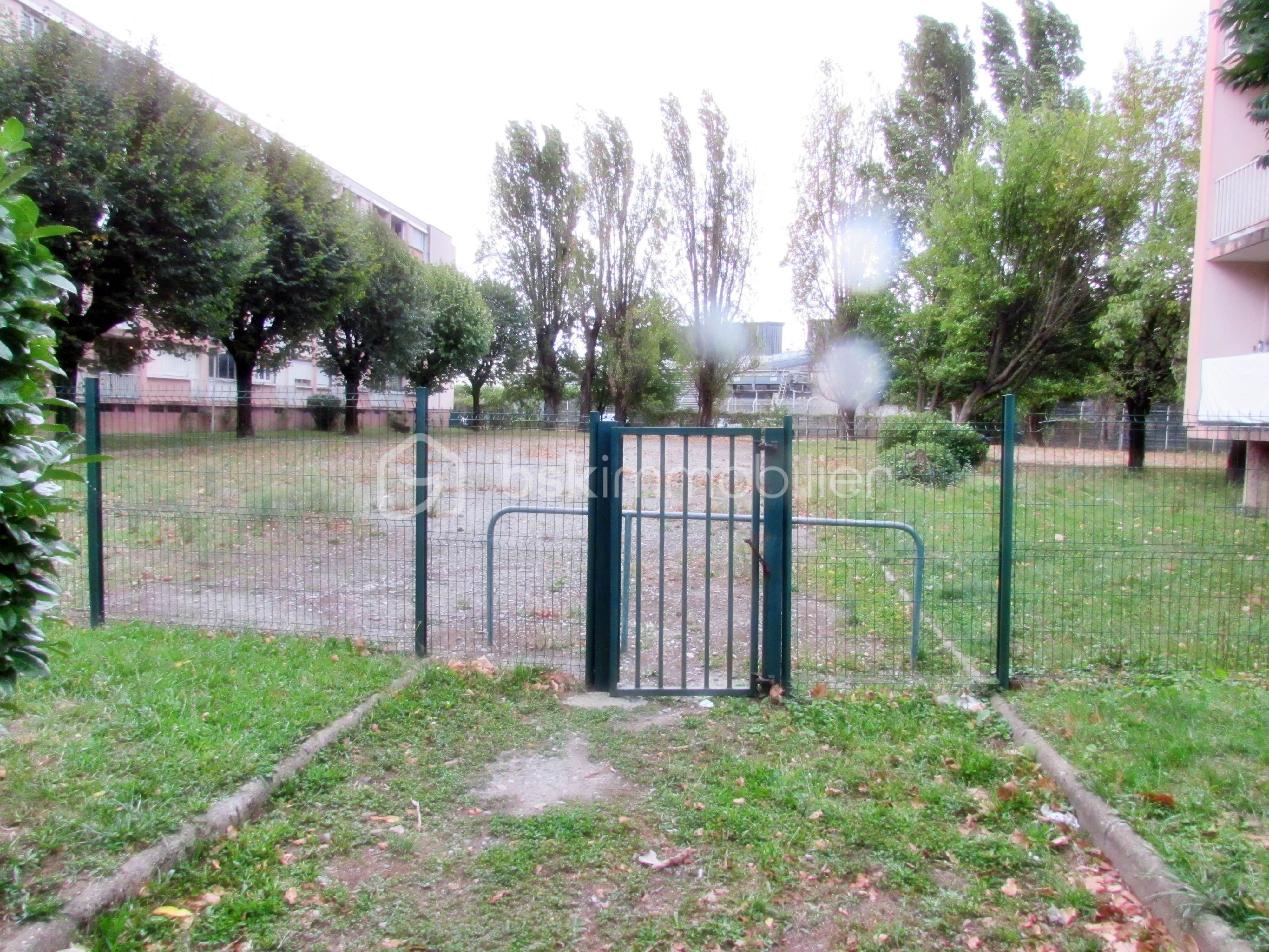 Appartement de 72 m² - entrée parc.JPG