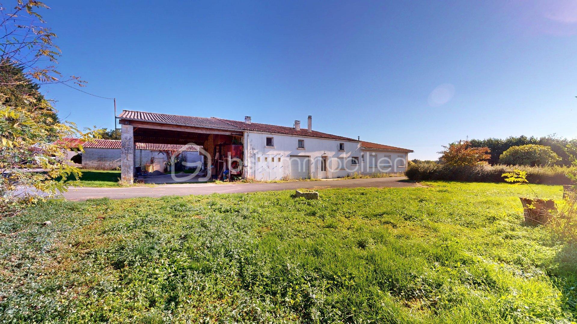 Corps de ferme de 232 m² - Maison-Pont-lAbbe-dArnoult-mandat-n-xxx-xxx-11242025_174806.jpg