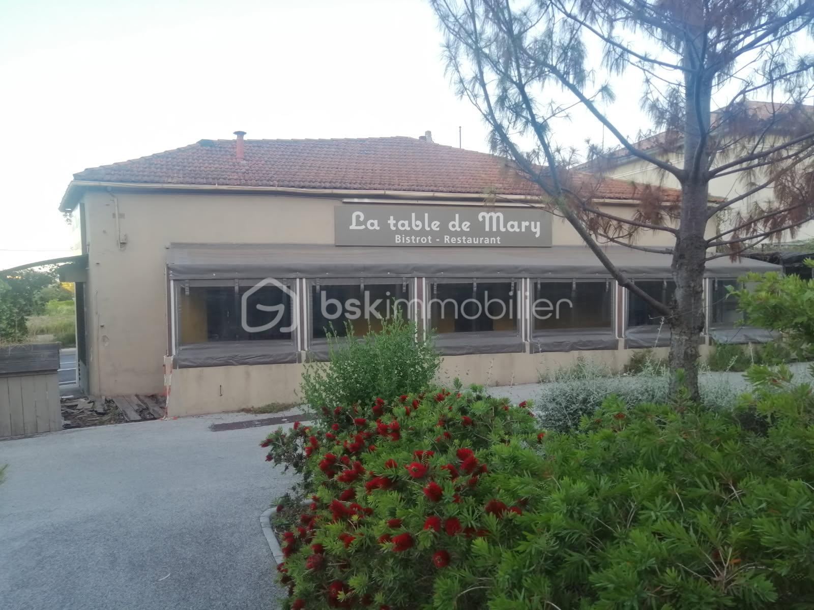 Local d'activités de 129 m² - IQST4620.JPG