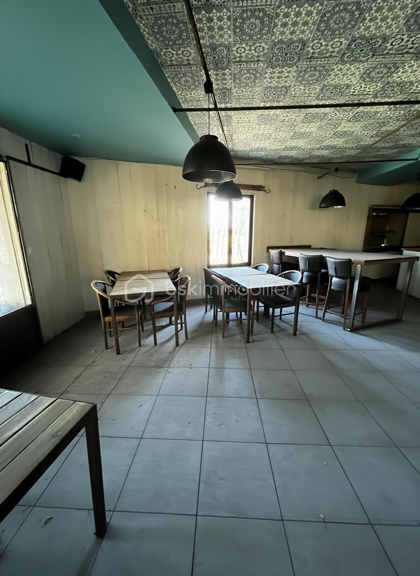 Local d'activités de 129 m²