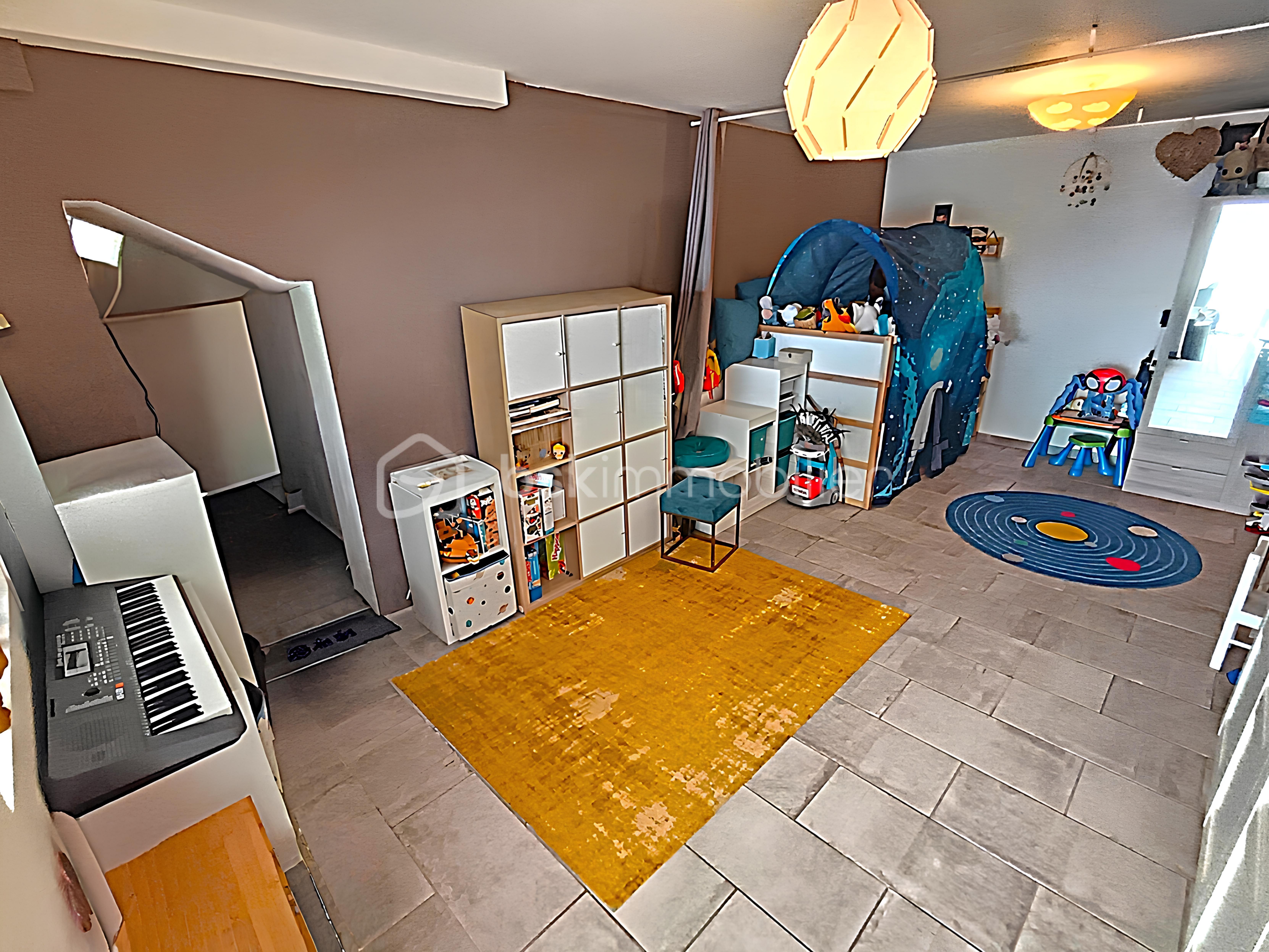 Maison de 225 m² - 20 T2 CHAMBRE 1  BIS.jpg