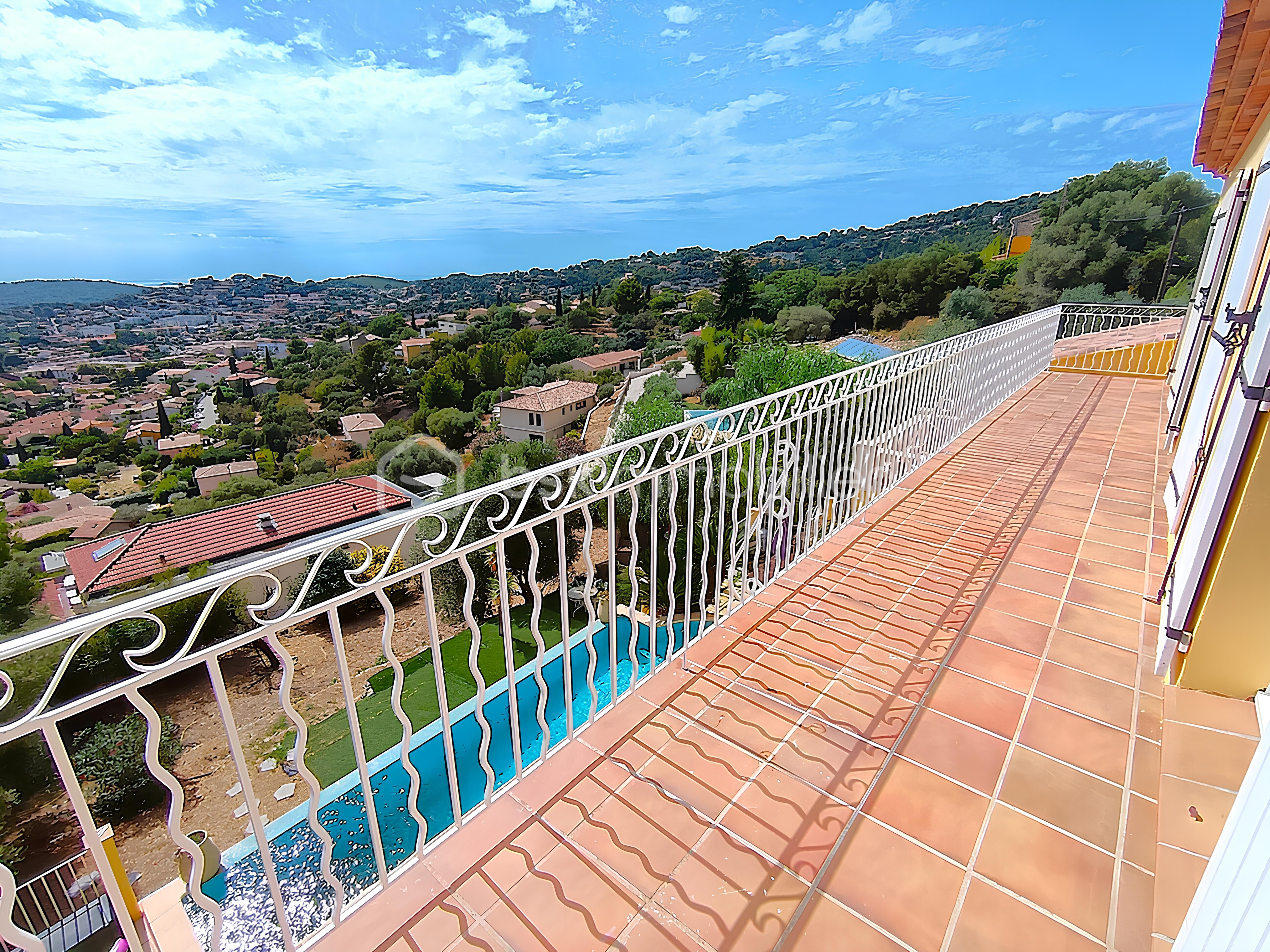 Maison de 225 m² - 15 BALCON 2.jpg