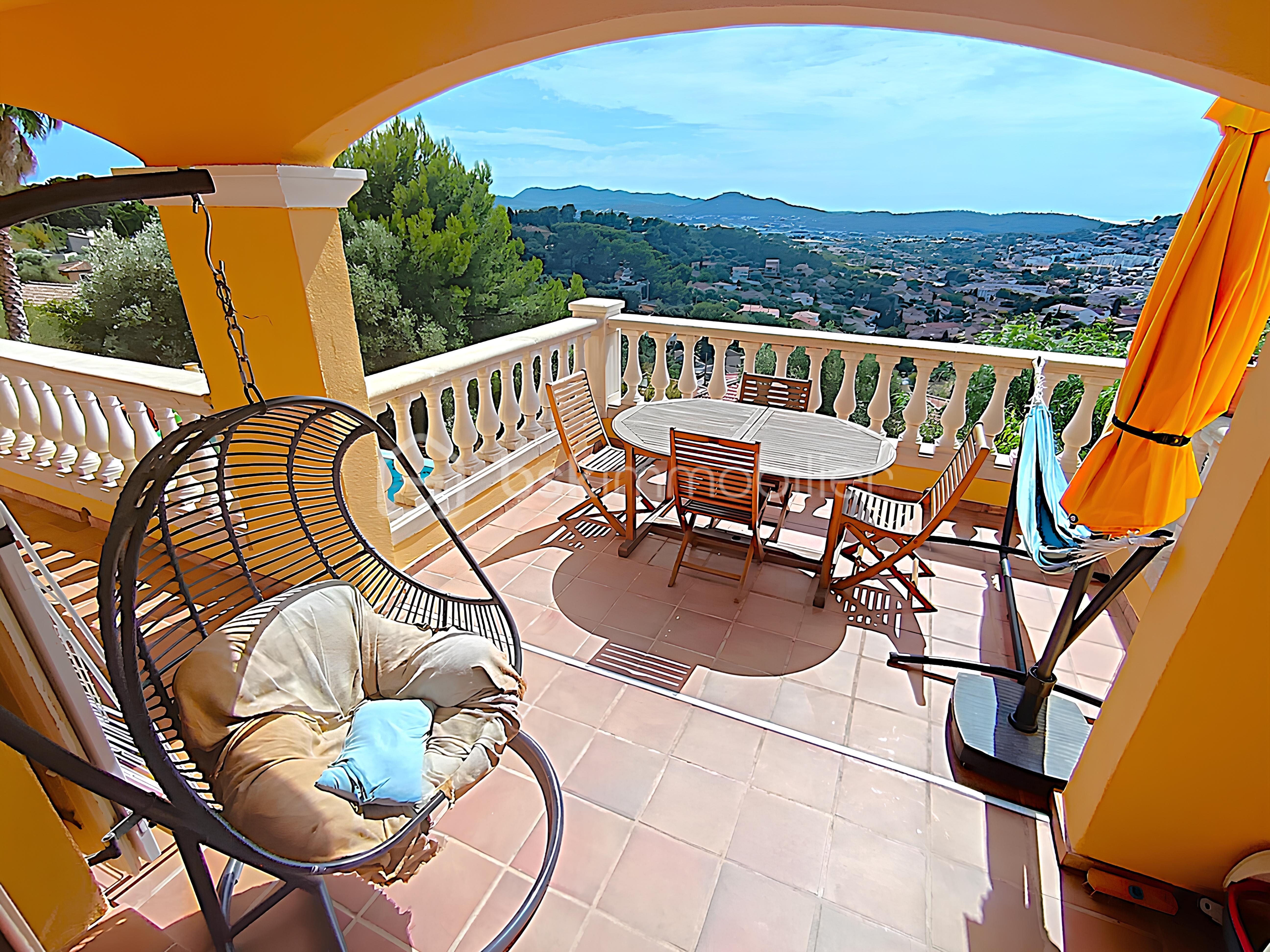 Maison de 225 m² - 9 BALCON 7.jpg