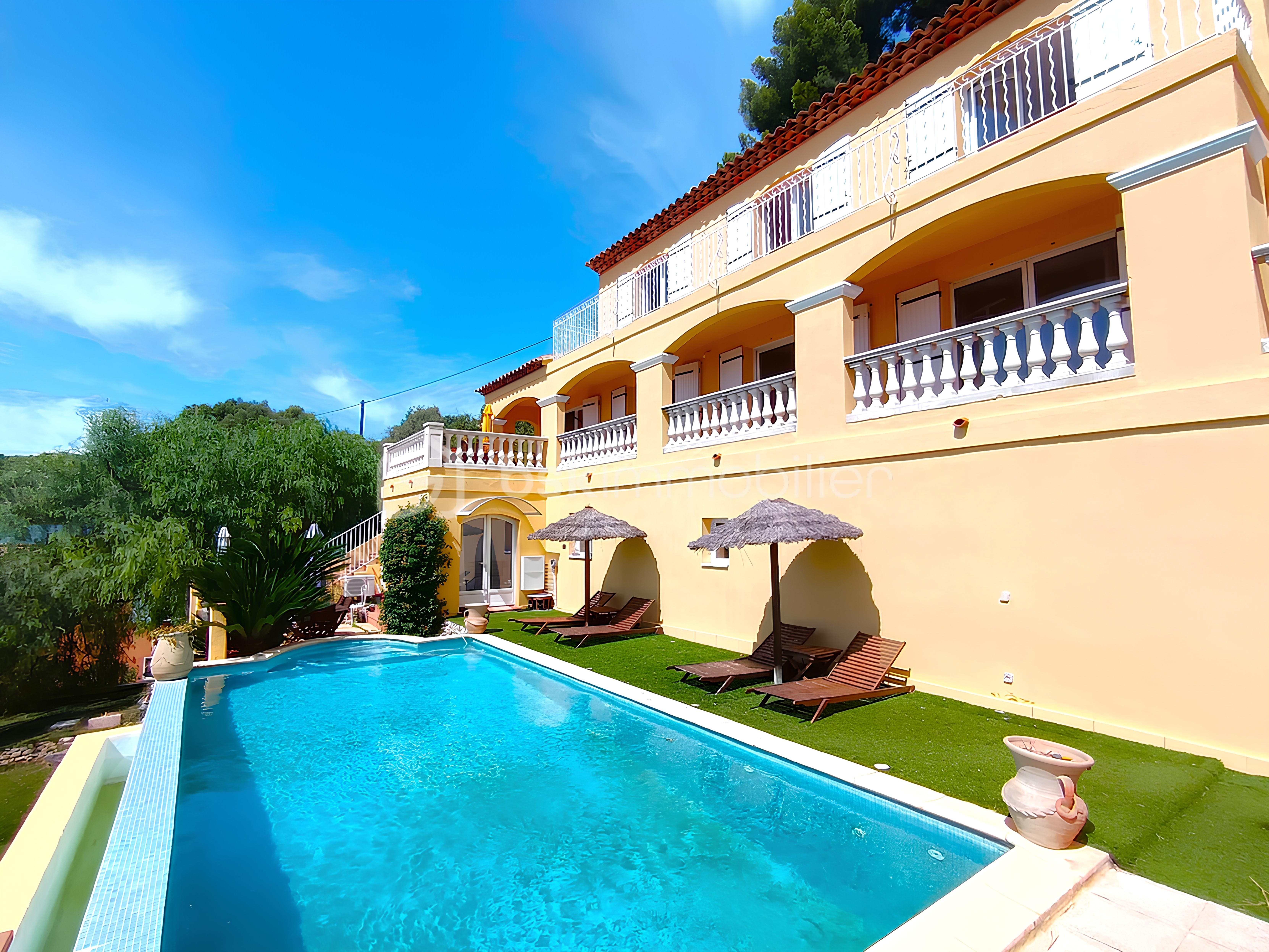 Maison de 225 m² - 4 EXTERIEUR PISCINE 10.jpg