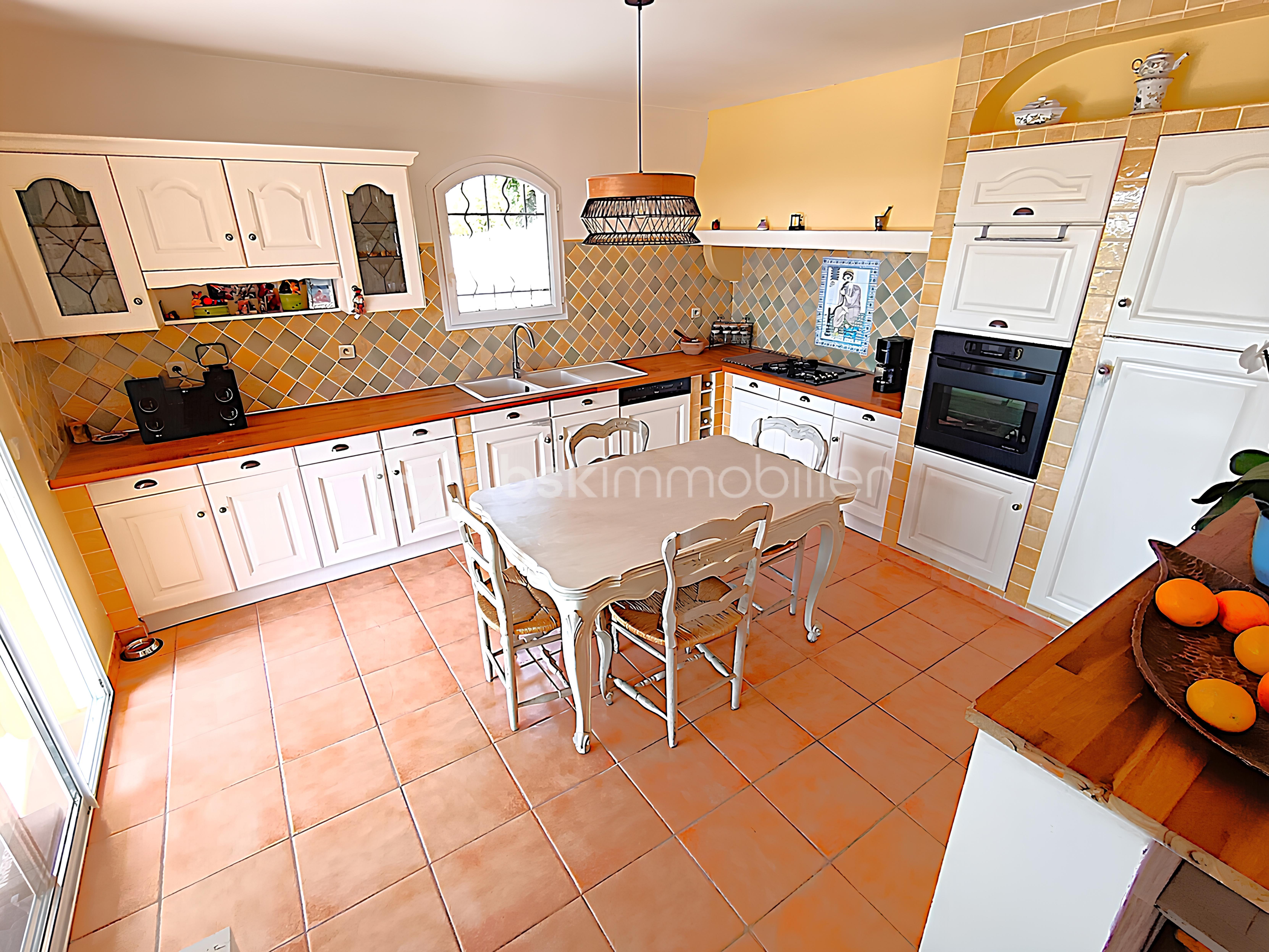 Maison de 225 m² - 8 CUISINE MAISON 2A.jpg