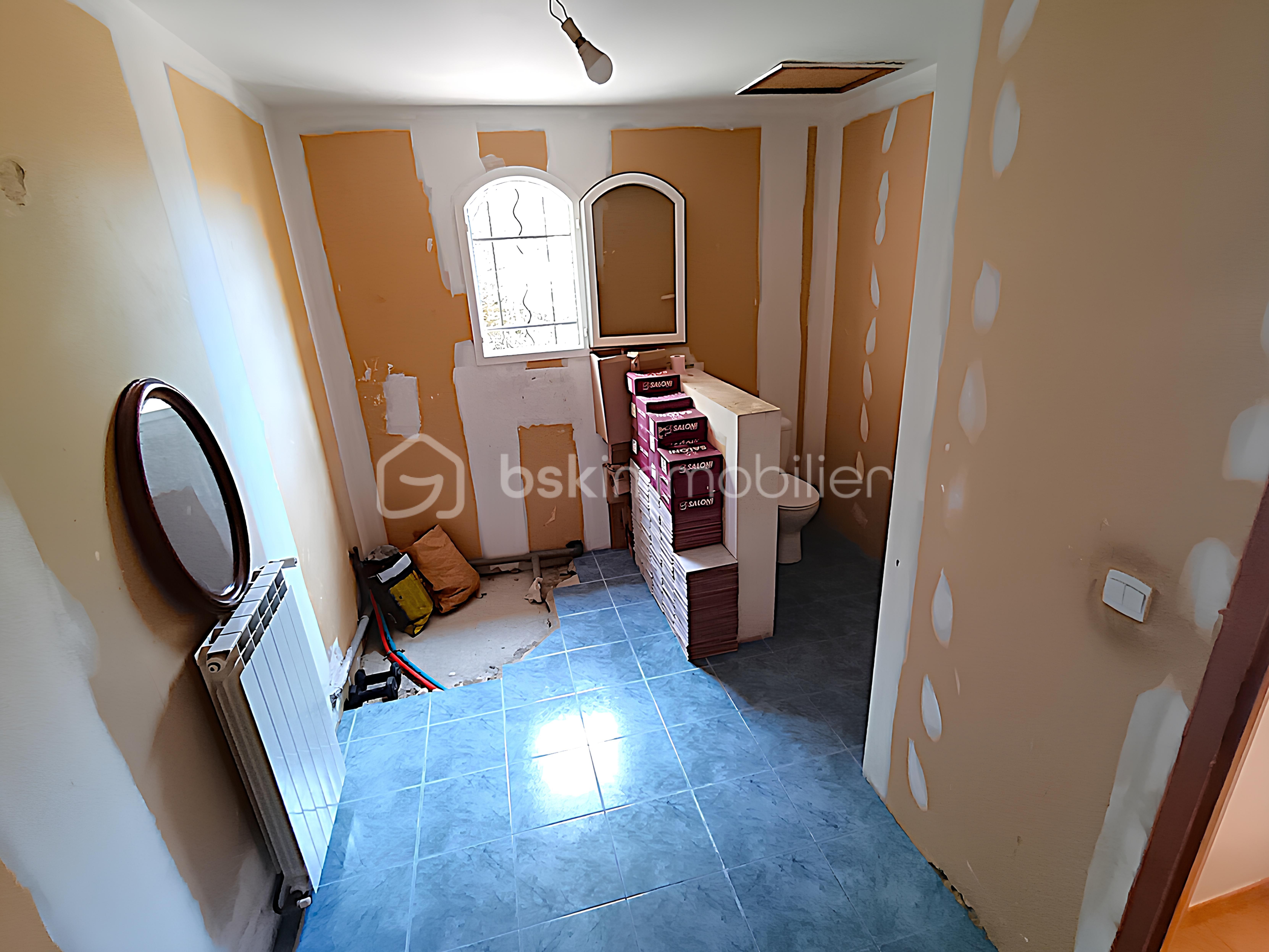 Maison de 225 m² - Z3 SALLE DEAU HAUT MAISON.jpg