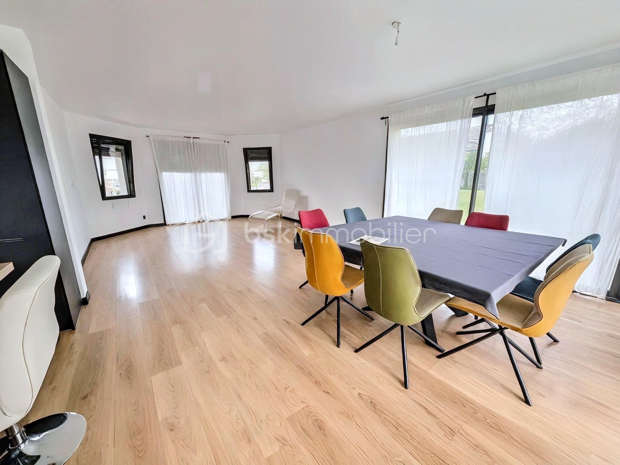 Maison de 140 m² - nouvelle photo salon 2.jpg