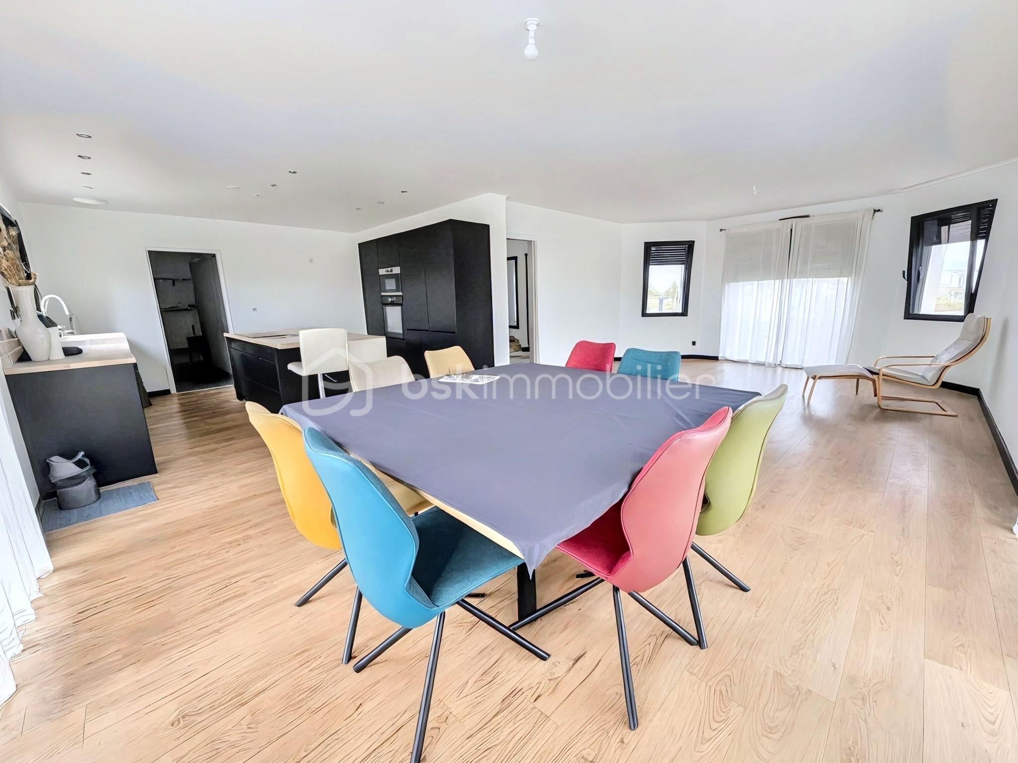 Maison de 140 m² - nouvelle photo salon .jpg