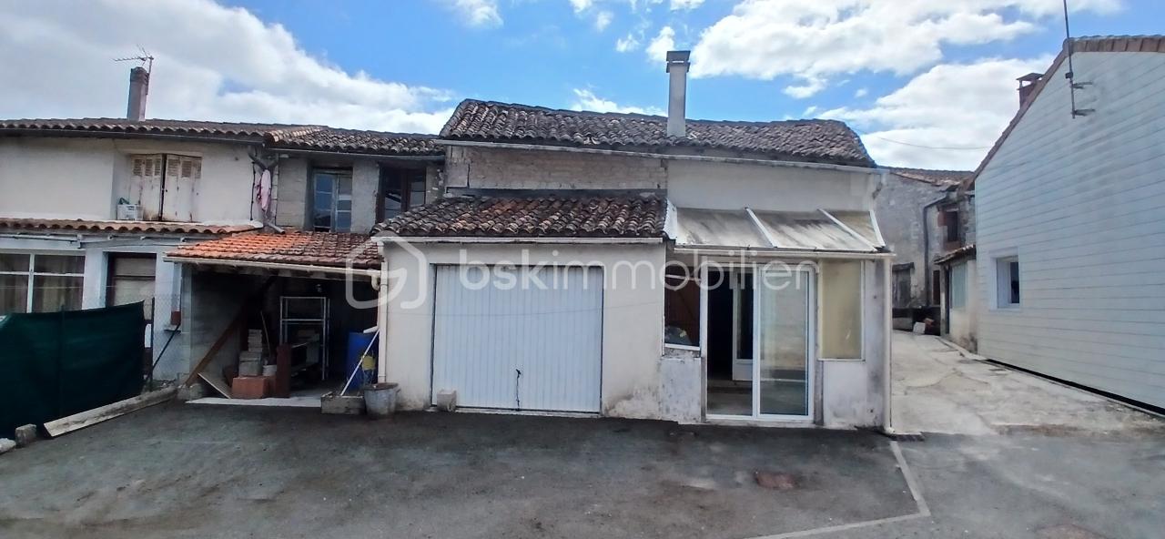 Maison 4 pièces 90 m² · à Salignac-sur-Charente · 90 m² · 39 000 €