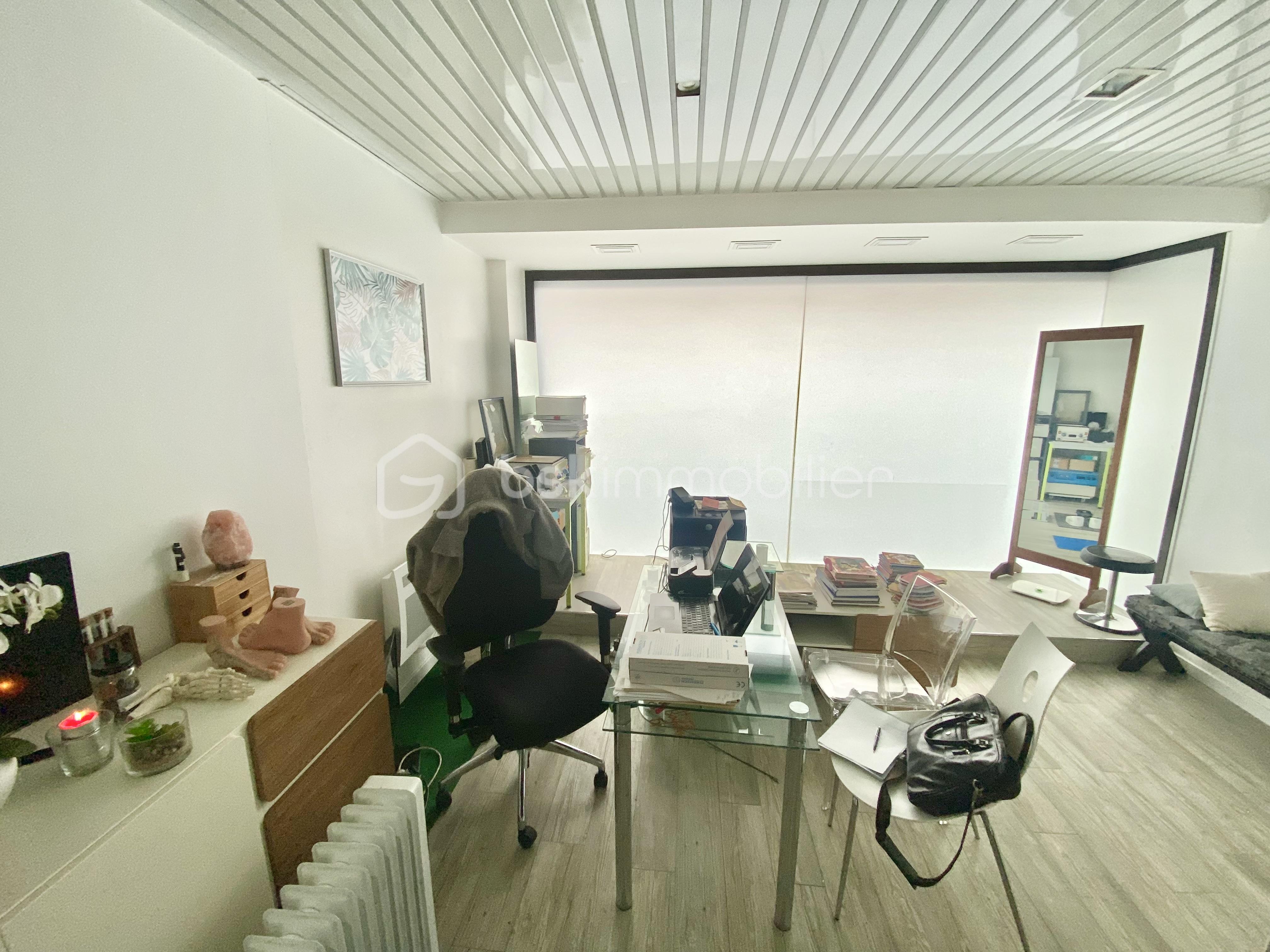 Local d'activités de 47 m² - IMG_0729.jpg