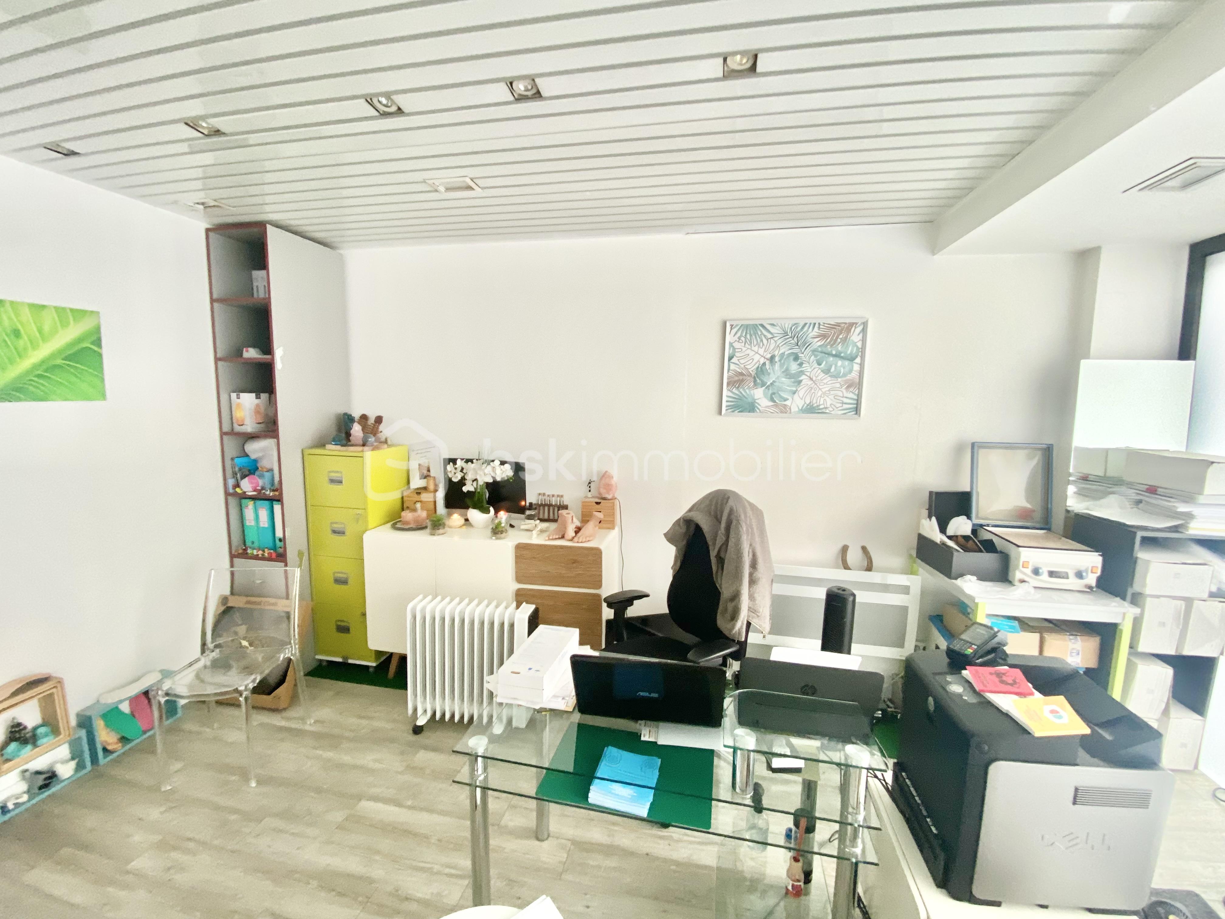 Local d'activités de 47 m² - IMG_0728.jpg