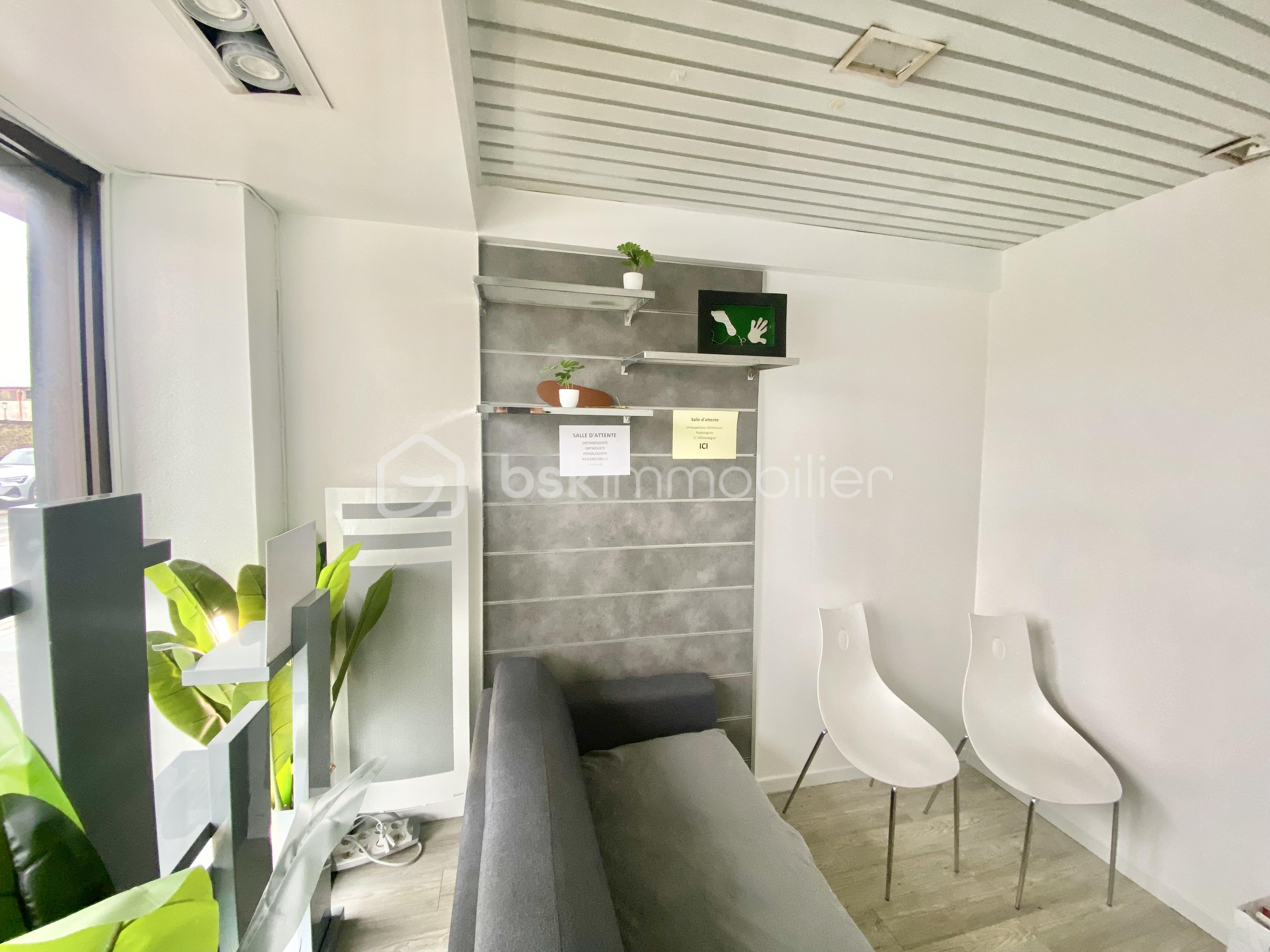 Local d'activités de 47 m² - IMG_0723.jpg