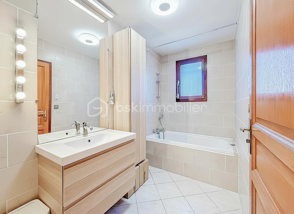 Maison de 115 m² - generated_2025-12-05T23_01_49.987.jpg