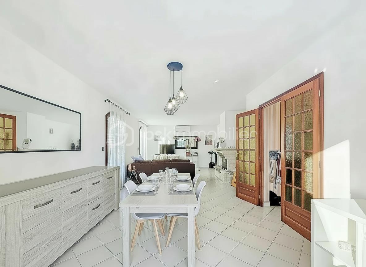 Maison de 115 m² - generated_2025-12-05T23_45_00.036.jpg