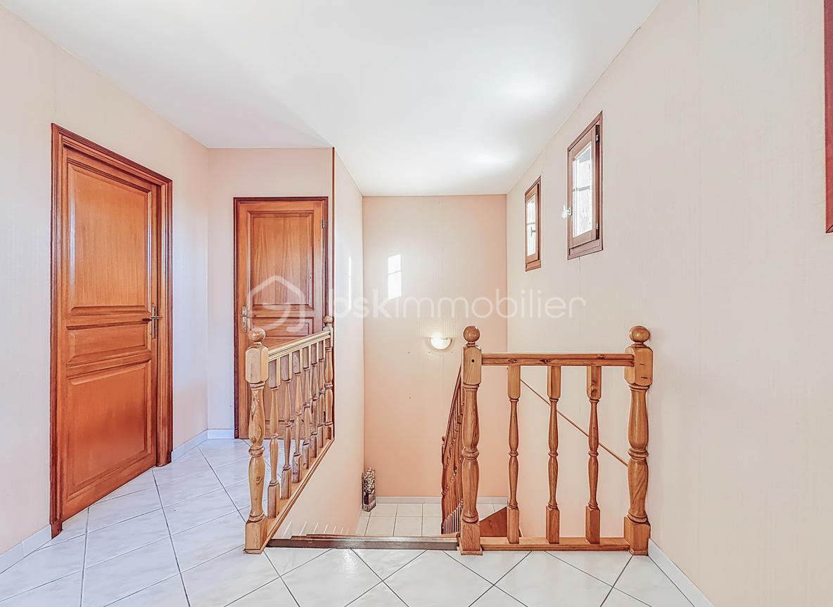 Maison de 115 m² - generated_2025-12-05T23_02_40.879.jpg