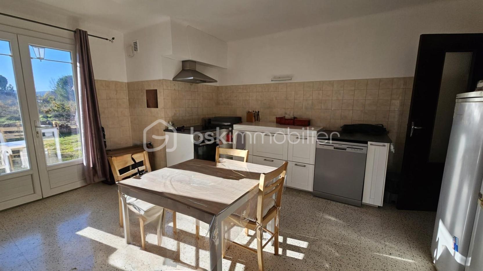 Appartement de 80 m² - be7c70e6808ea69-1.jpg