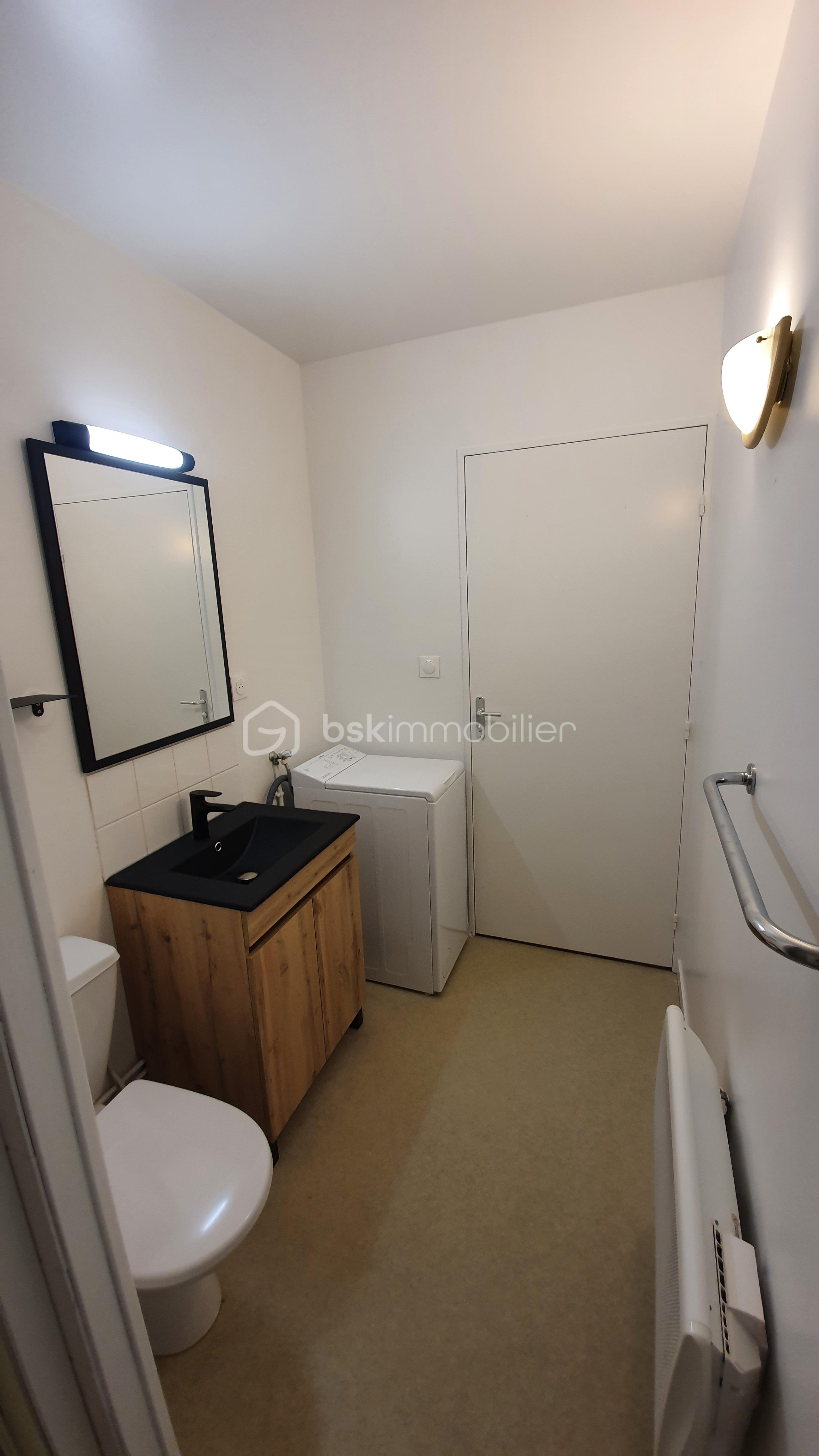 Appartement de 29 m² - lavabo salle d'eau.jpg
