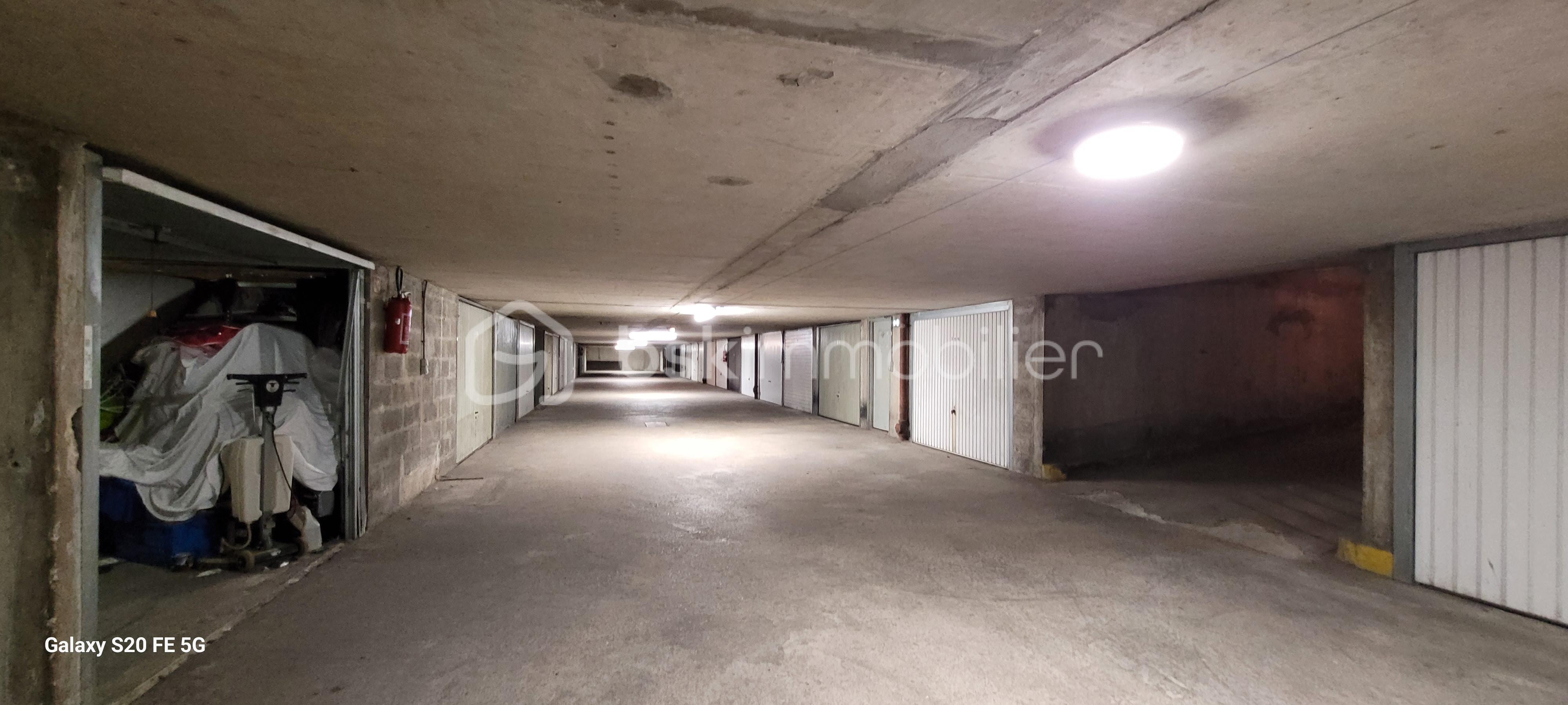 Parking de 20 m² - IEhxebPZ1WrT6AJHUW3ESoU71GUf254HujhfG3gd (1).jpg