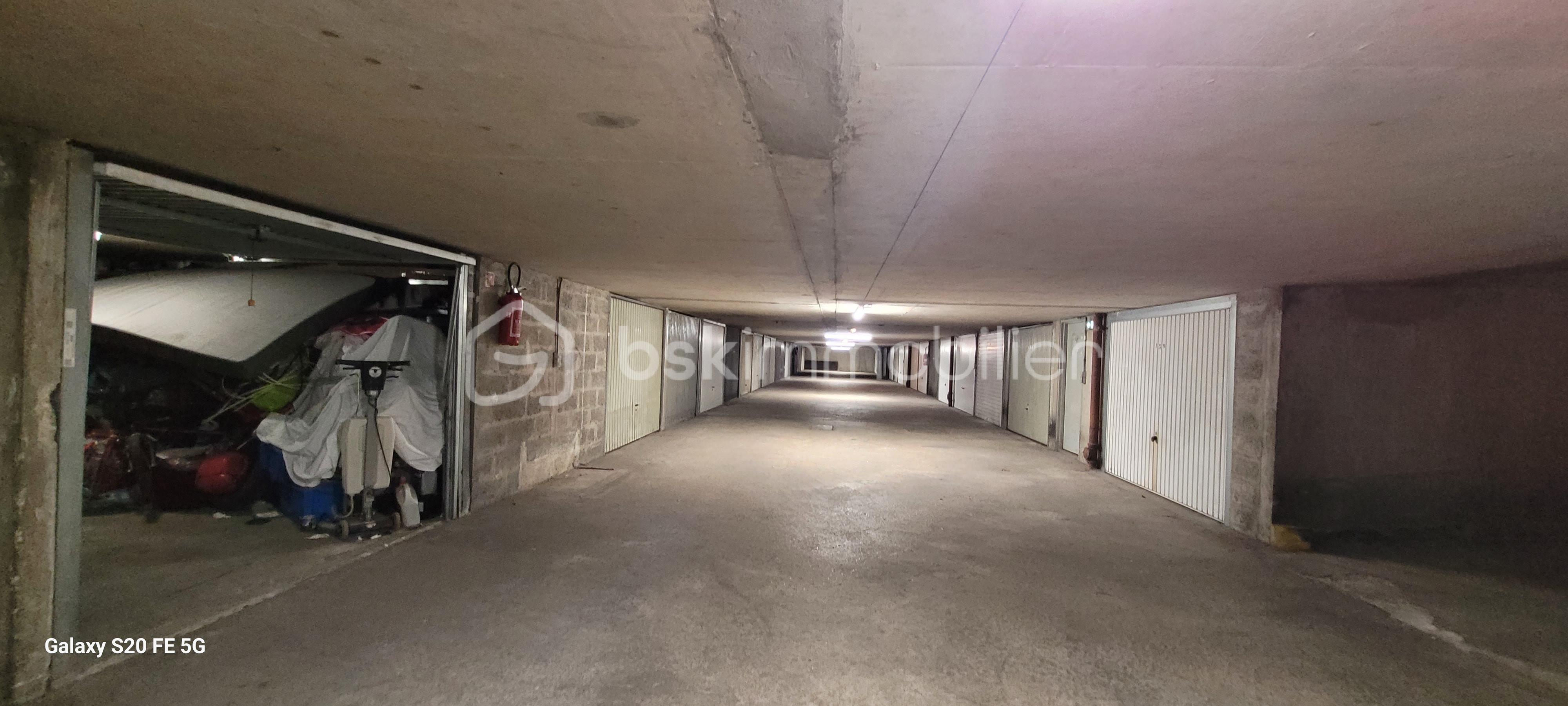 Parking de 20 m² - odk9JMiLKrpSVuQii5kCuPPHY9F2dCtVgQRxKnHW (1).jpg