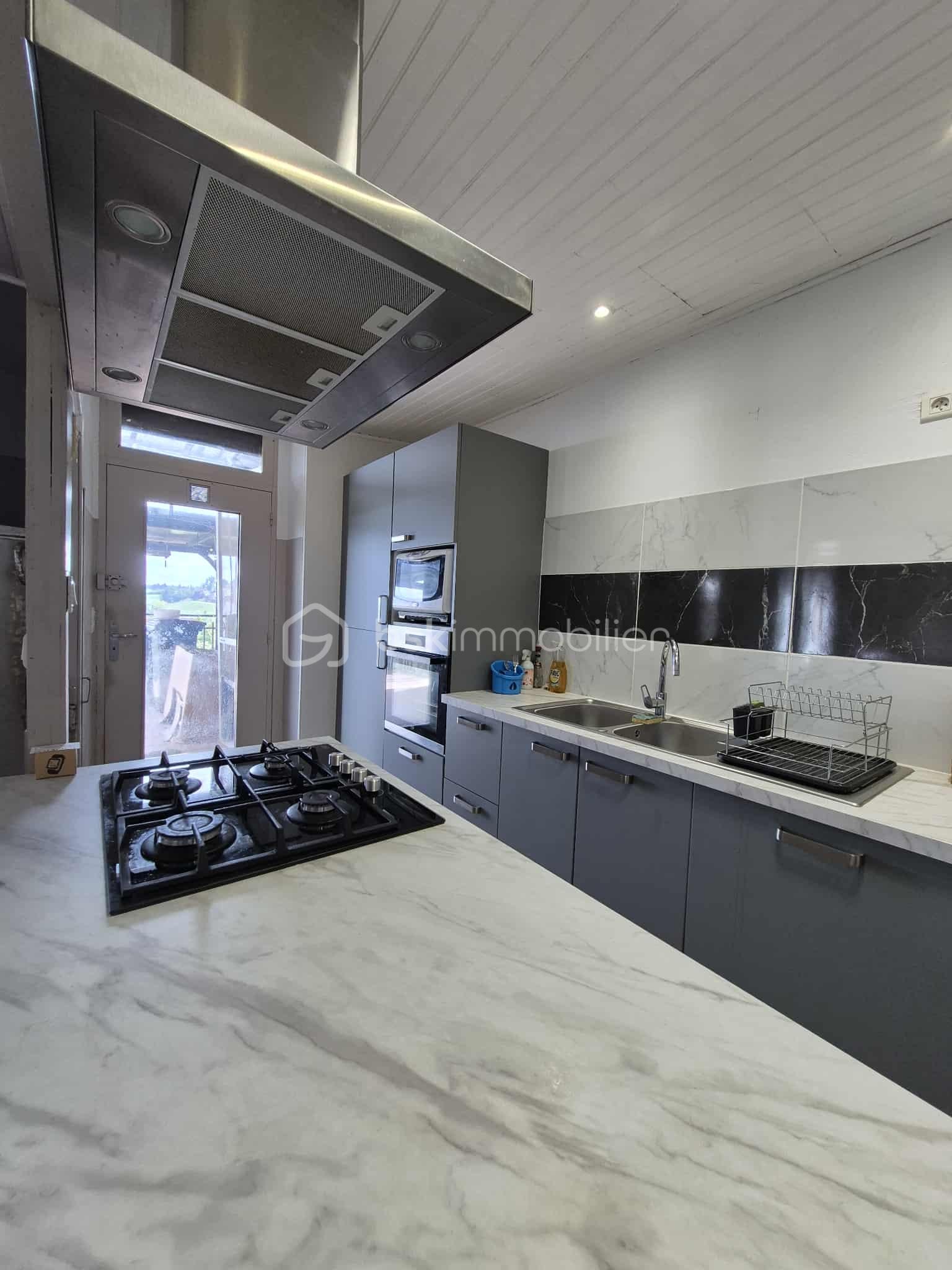 Maison de village de 231 m² - b49b5e34-4d64-4e55-912b-9adbf529633e.jpg