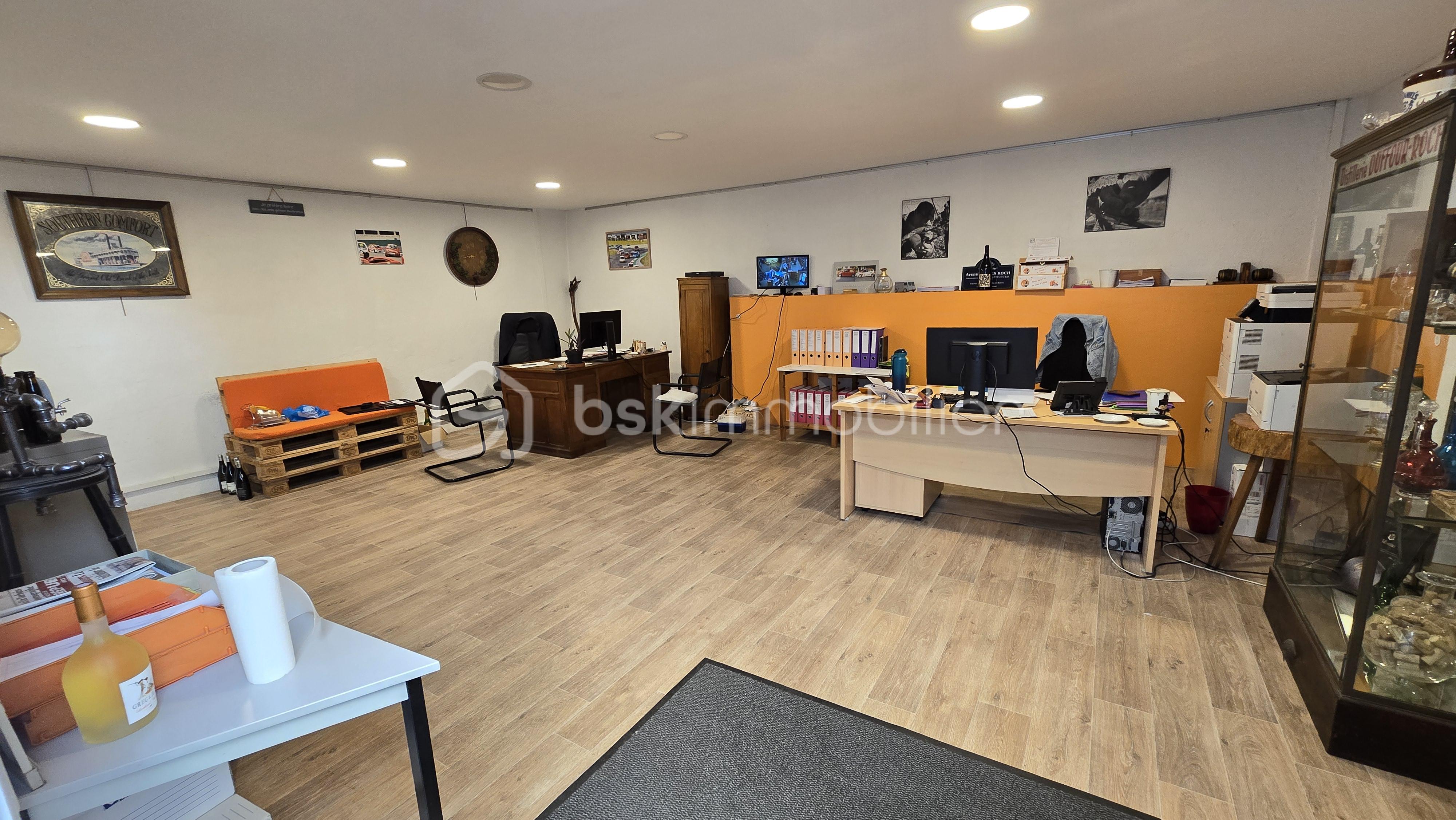 Immeuble mixte de 705 m² - 20250805_162840.jpg
