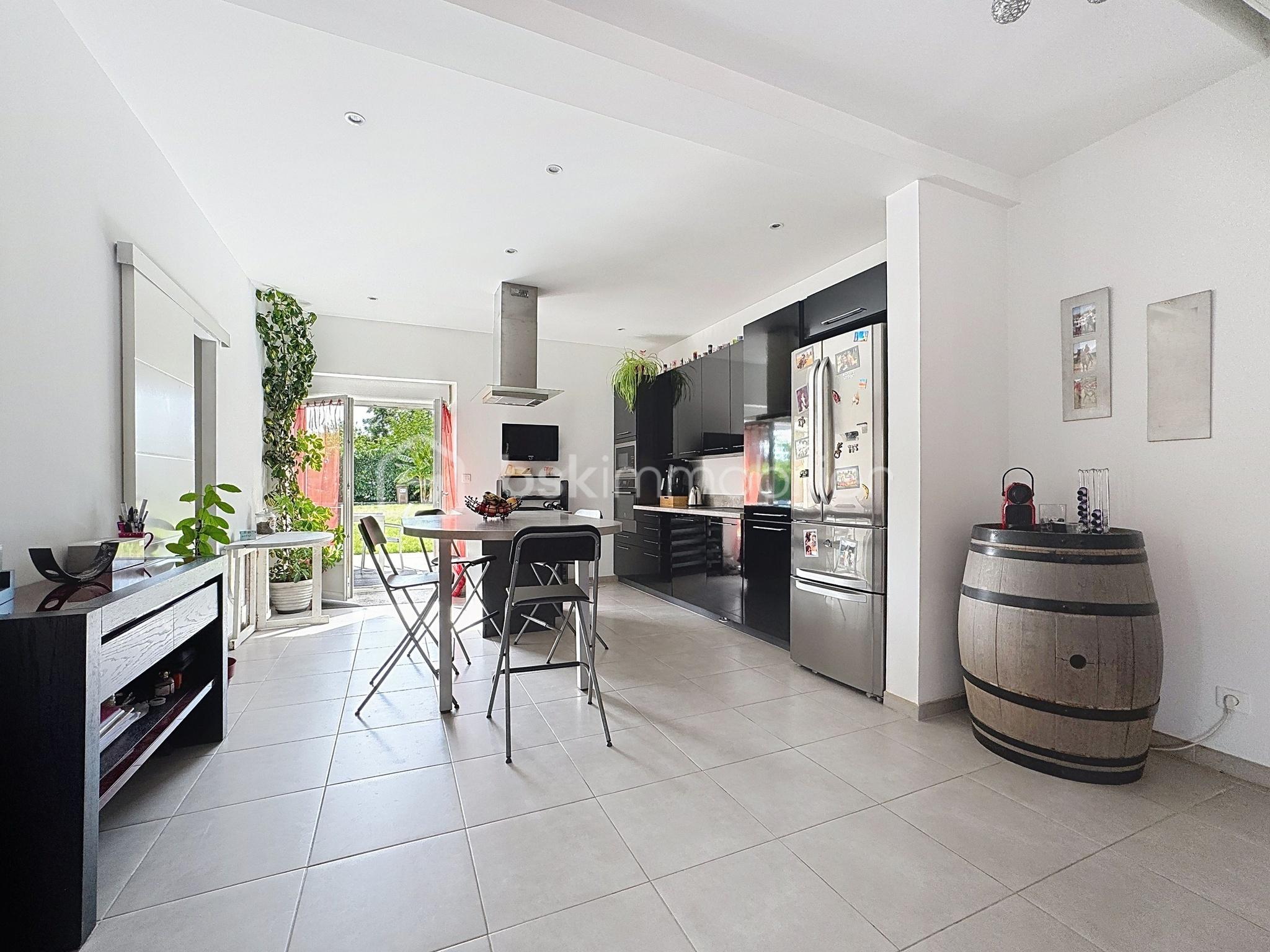 Maison ancienne de 145 m² - Cuisine 2.jpg
