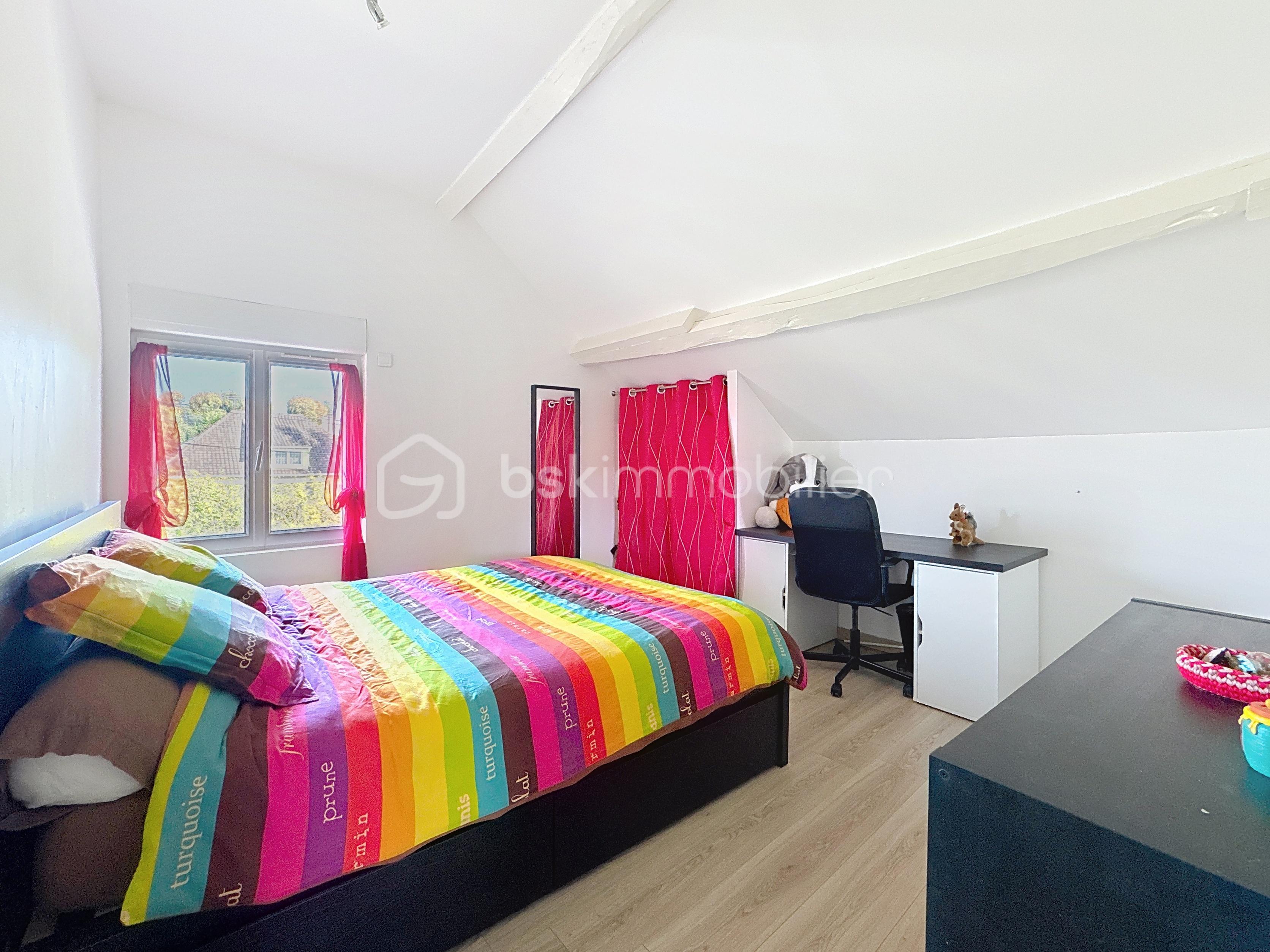 Maison ancienne de 145 m² - Chambre 3.jpg