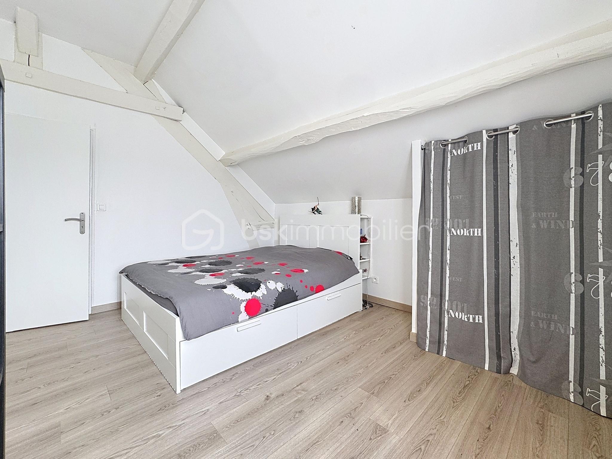 Maison ancienne de 145 m² - Chambre ETAGE 1.jpg