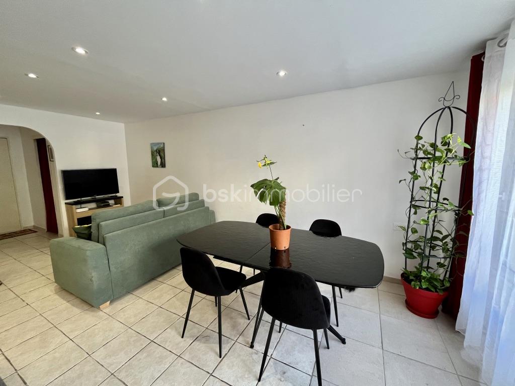 Appartement de 89 m² - dJVW2WpKS%ah7qoTJ1KhaA_thumb_2aa8.jpg