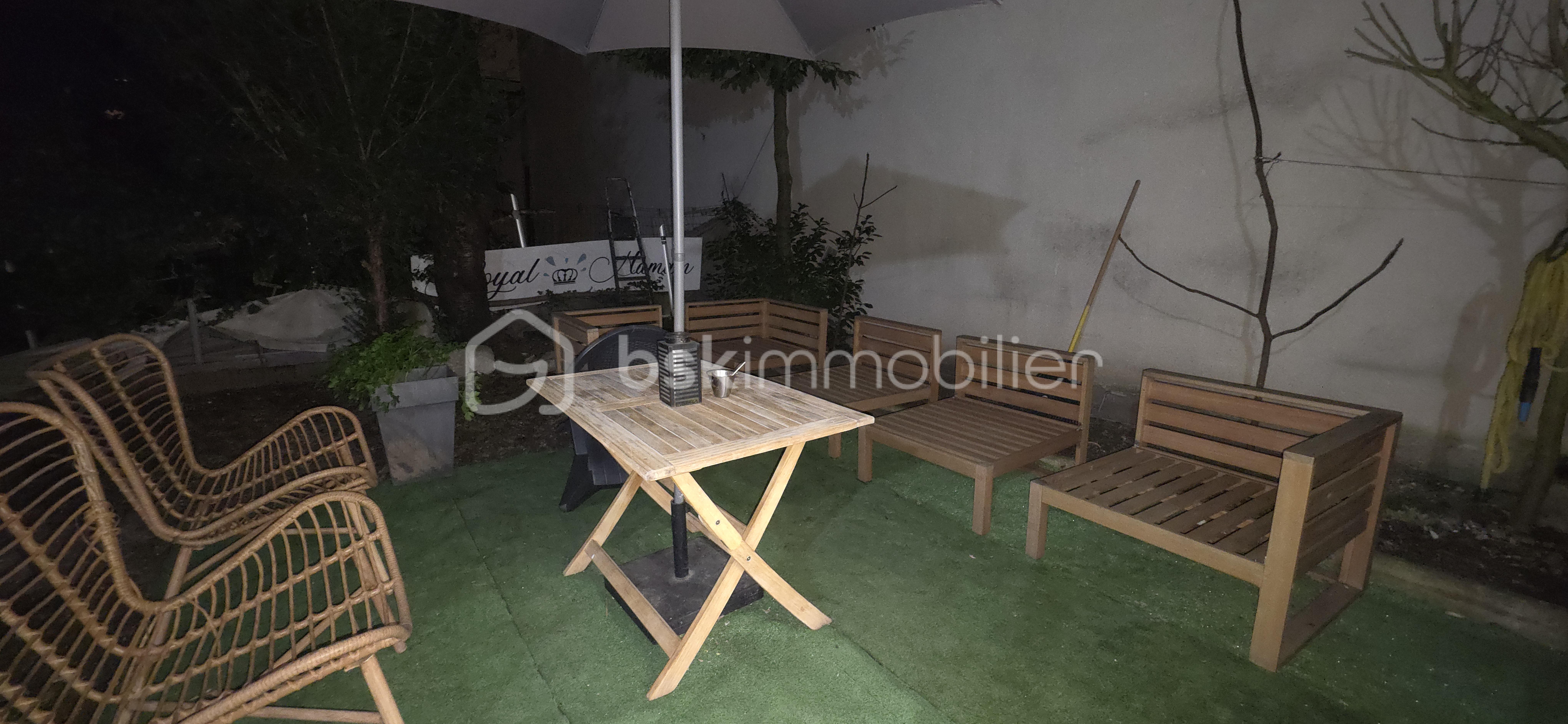 Local d'activités de 90 m² - 20251229_194718.jpg