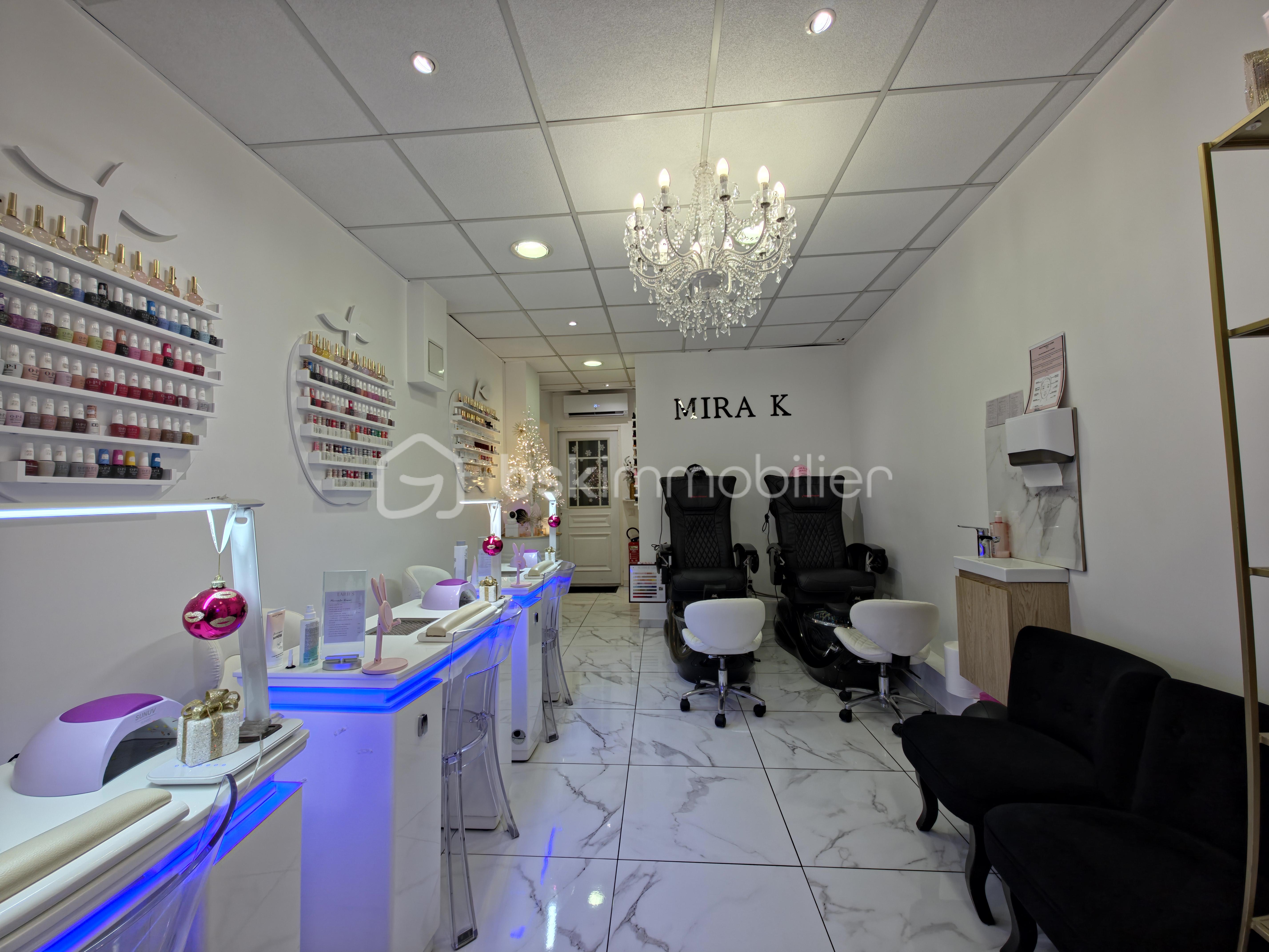 Local d'activités de 90 m² - 20251229_193802.jpg