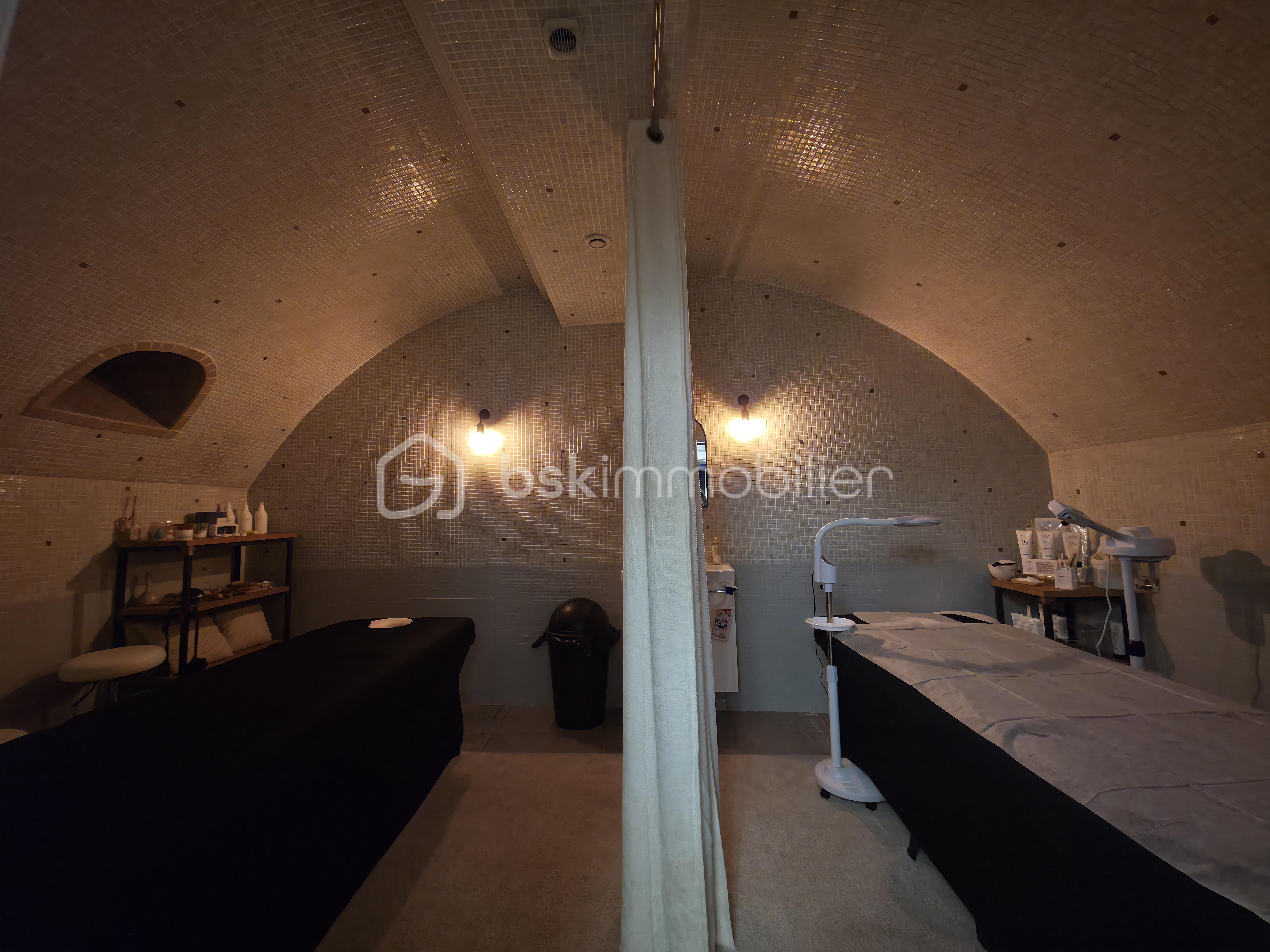 Local d'activités de 90 m² - 20251229_192035.jpg