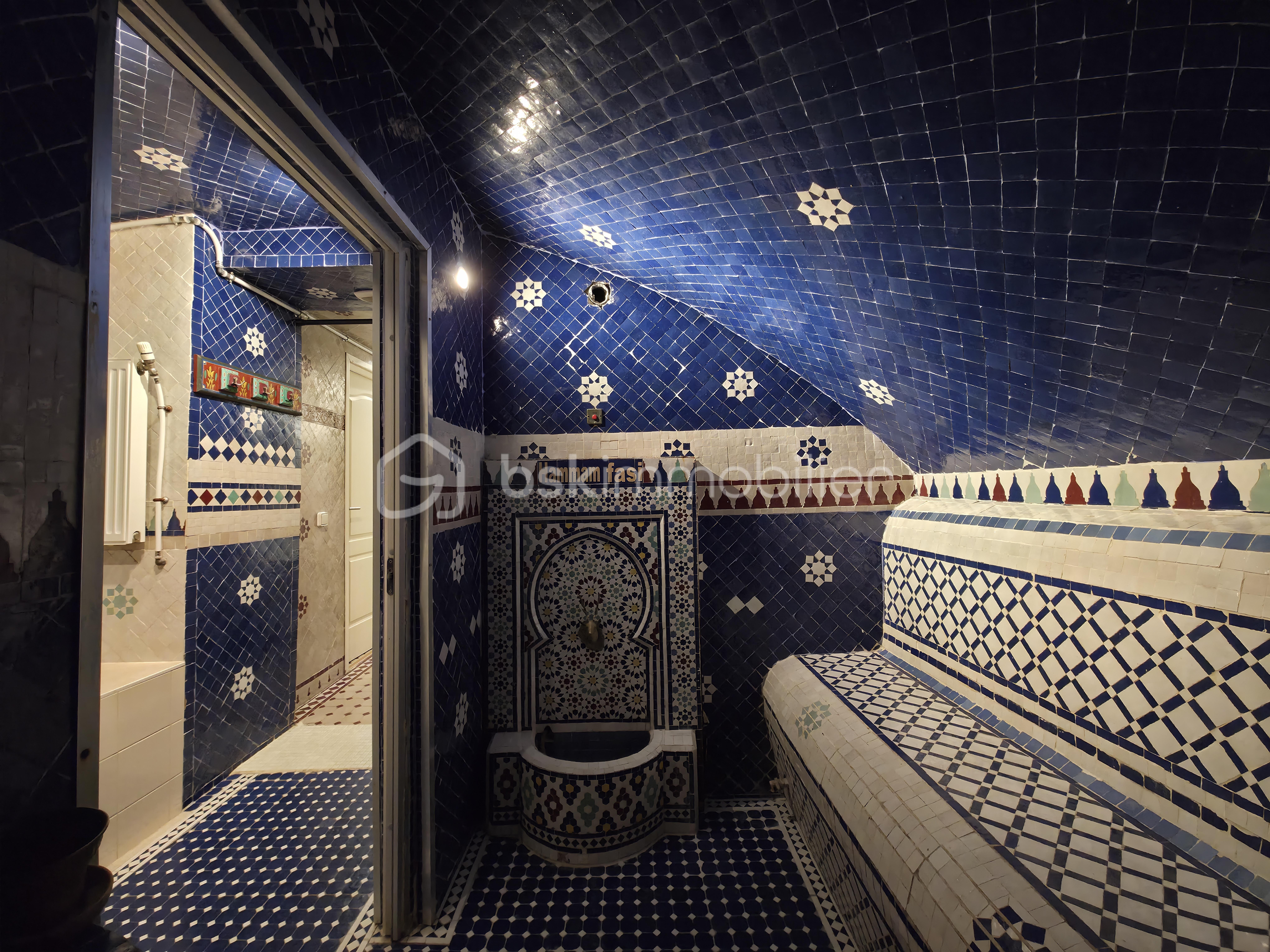 Local d'activités de 90 m² - 20251229_192901.jpg