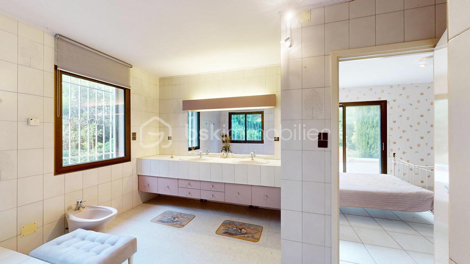 web 11 - Chambre1 SDB (1).jpg